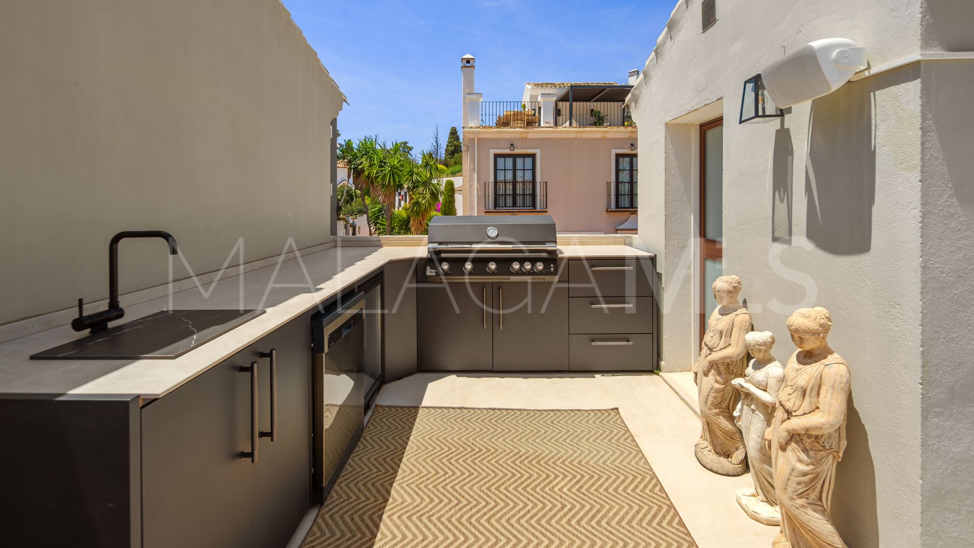 Adosado for sale in Marbella Golden Mile