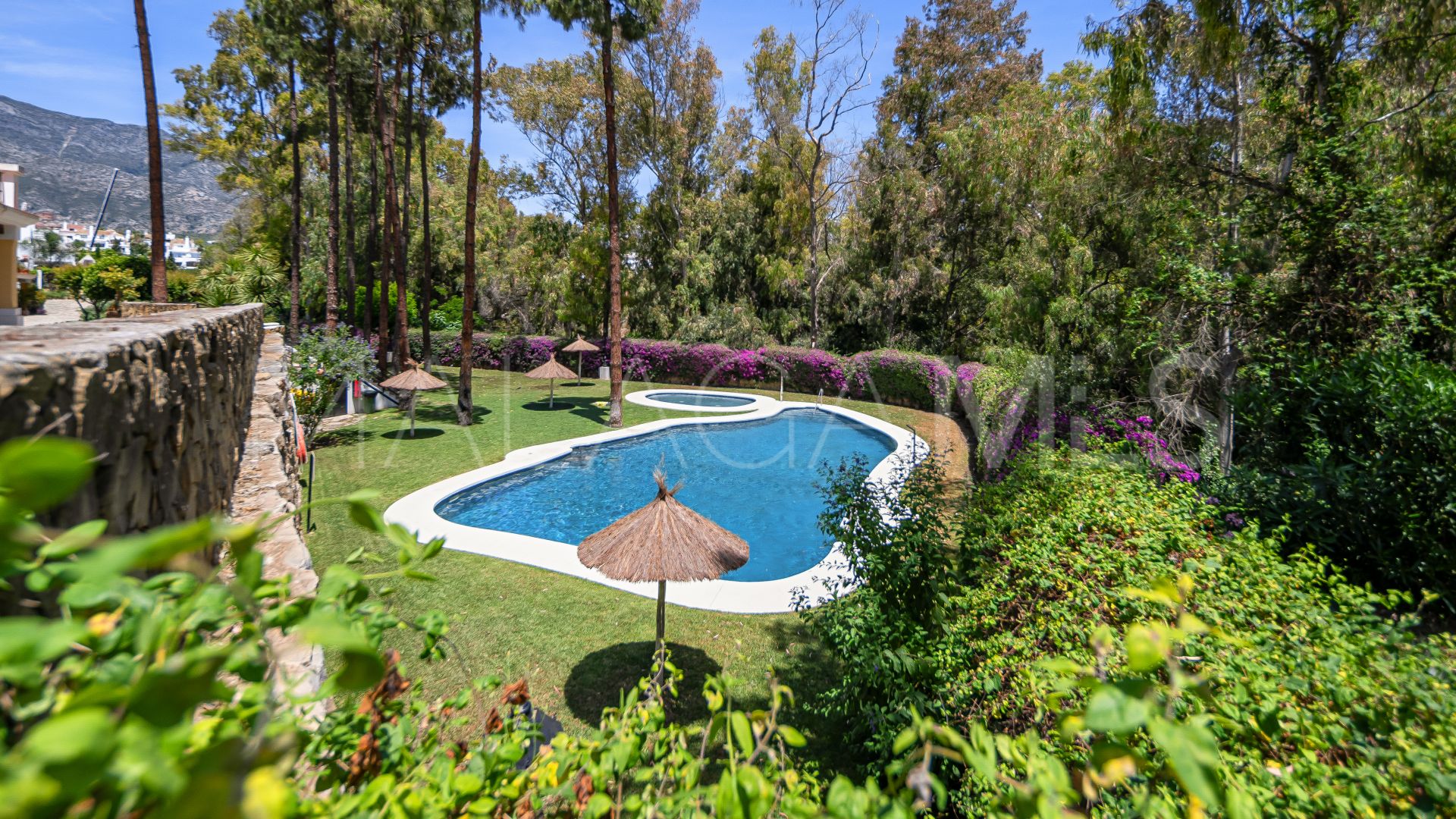 Adosado for sale in Marbella Golden Mile