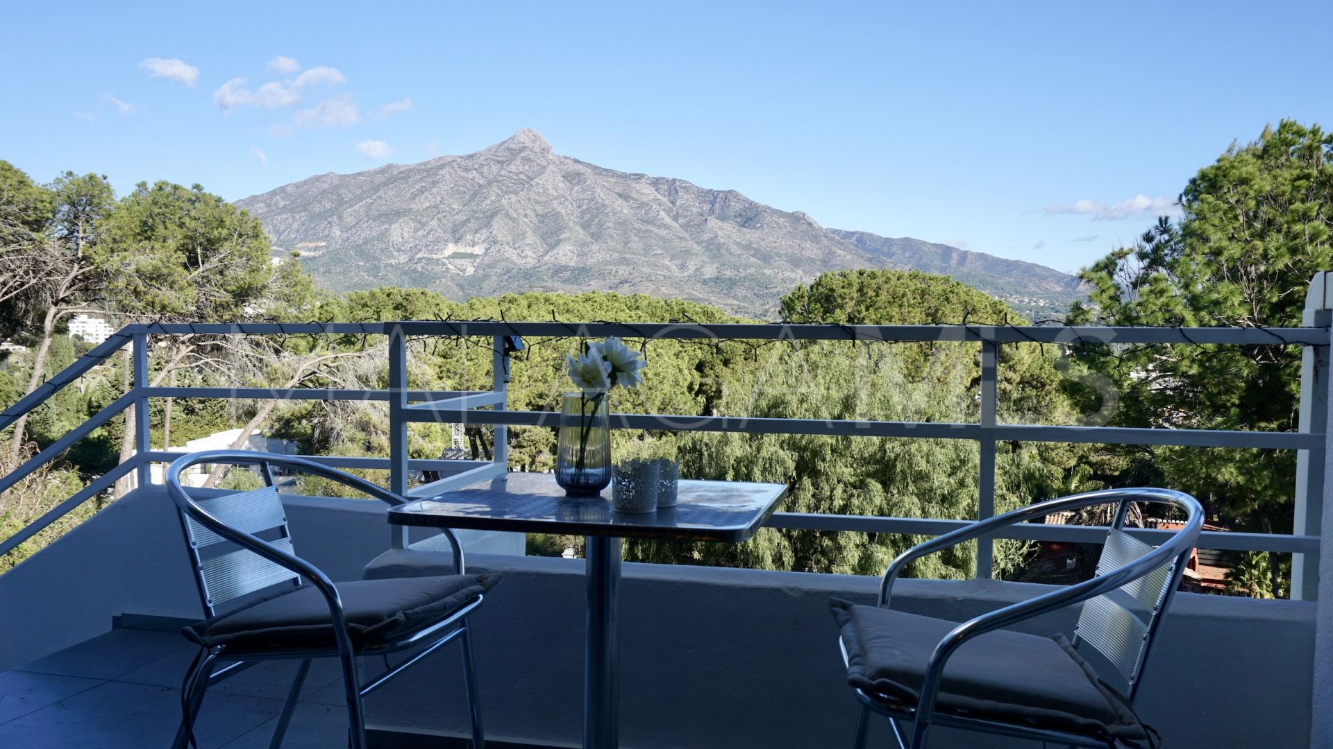 For sale duplex in Las Brisas with 3 bedrooms