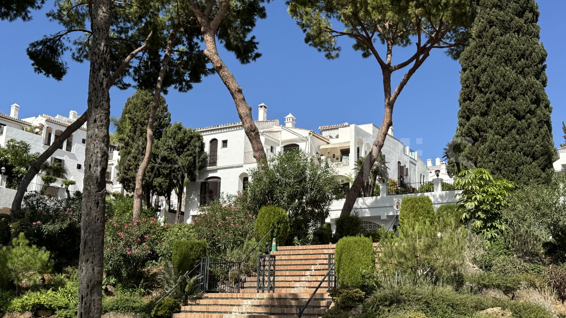 Apartamento planta baja for sale with 3 bedrooms in Marbella Ciudad