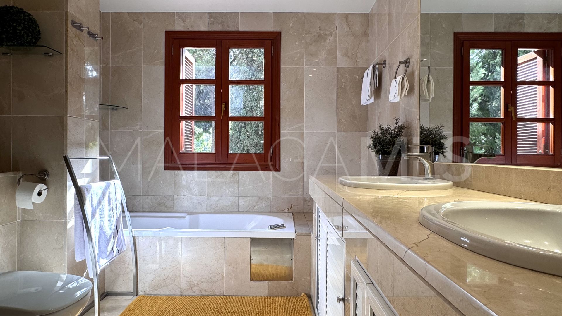 Apartamento planta baja for sale with 3 bedrooms in Marbella Ciudad