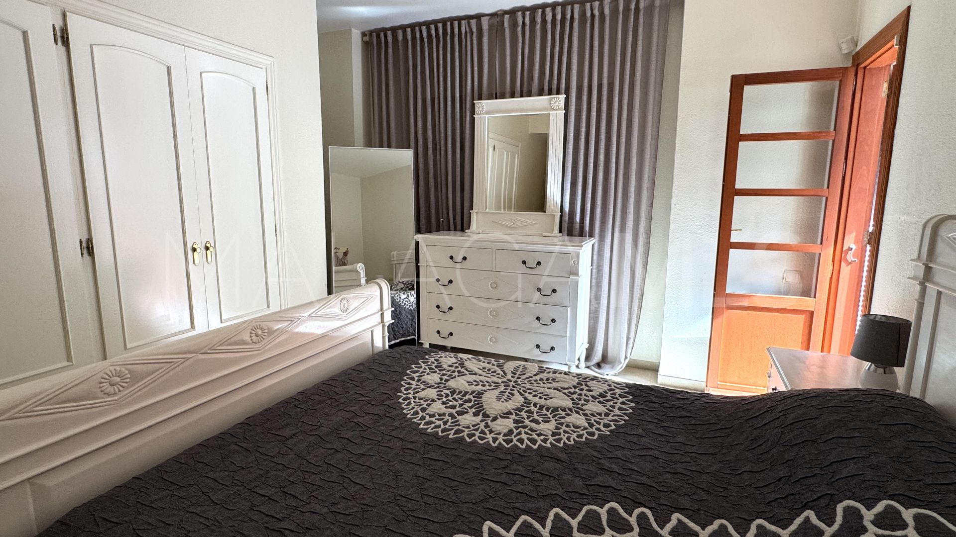 Apartamento planta baja for sale with 3 bedrooms in Marbella Ciudad