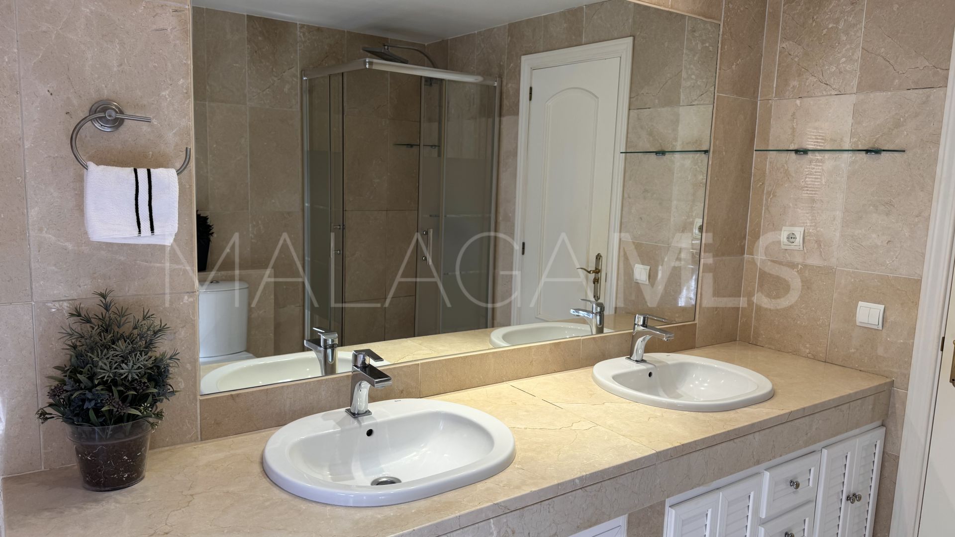 Apartamento planta baja for sale with 3 bedrooms in Marbella Ciudad