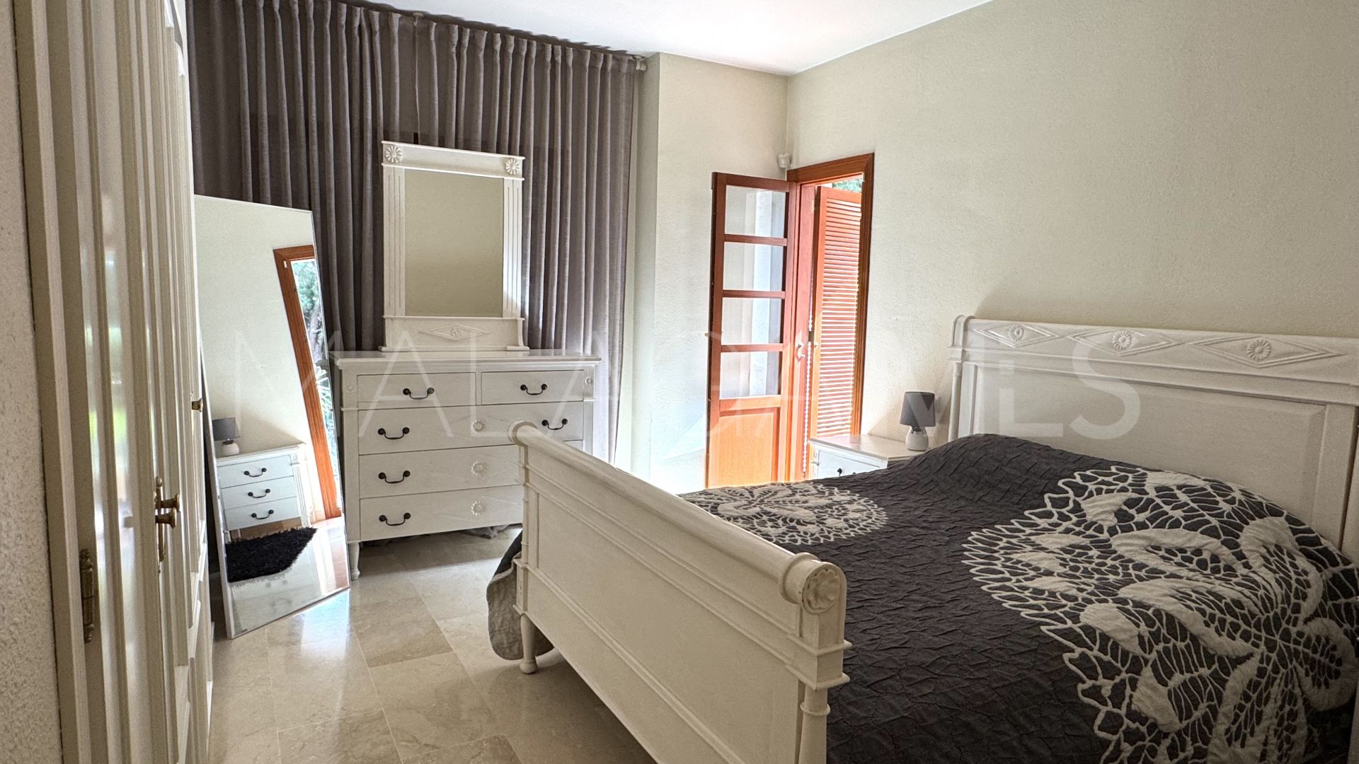 Apartamento planta baja for sale with 3 bedrooms in Marbella Ciudad