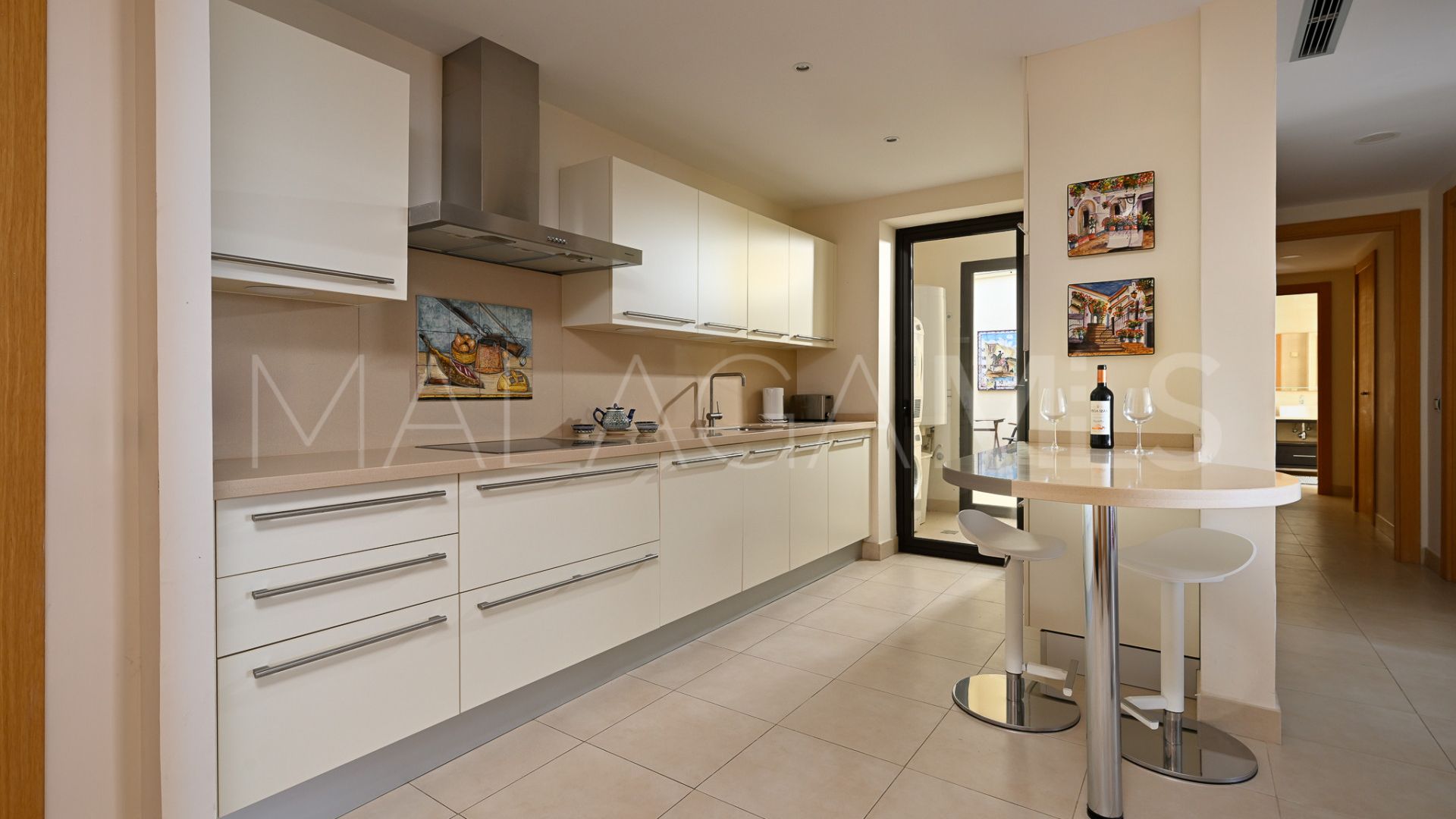 For sale ground floor apartment in Los Altos de los Monteros