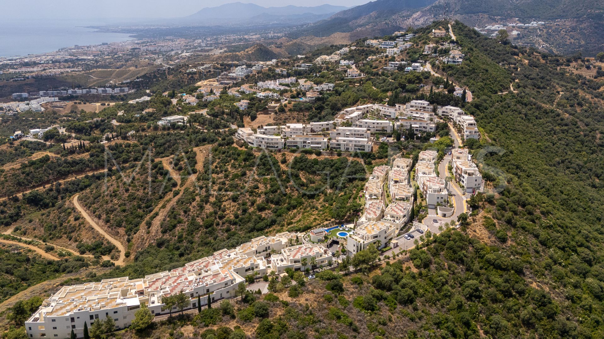 For sale ground floor apartment in Los Altos de los Monteros
