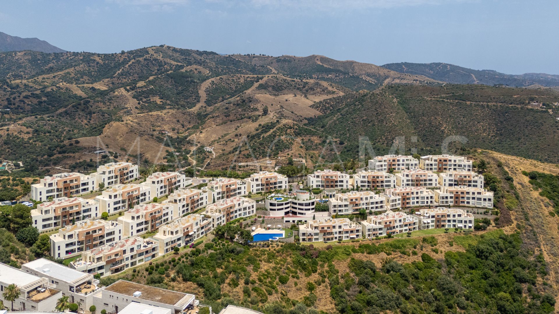 For sale ground floor apartment in Los Altos de los Monteros