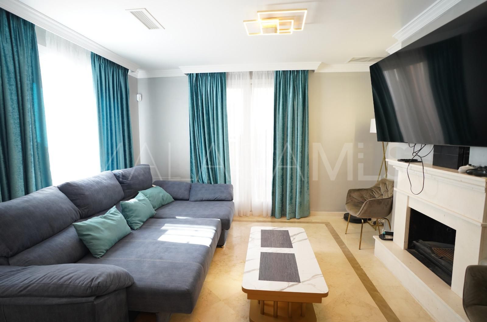 Maison de ville for sale in Nueva Andalucia