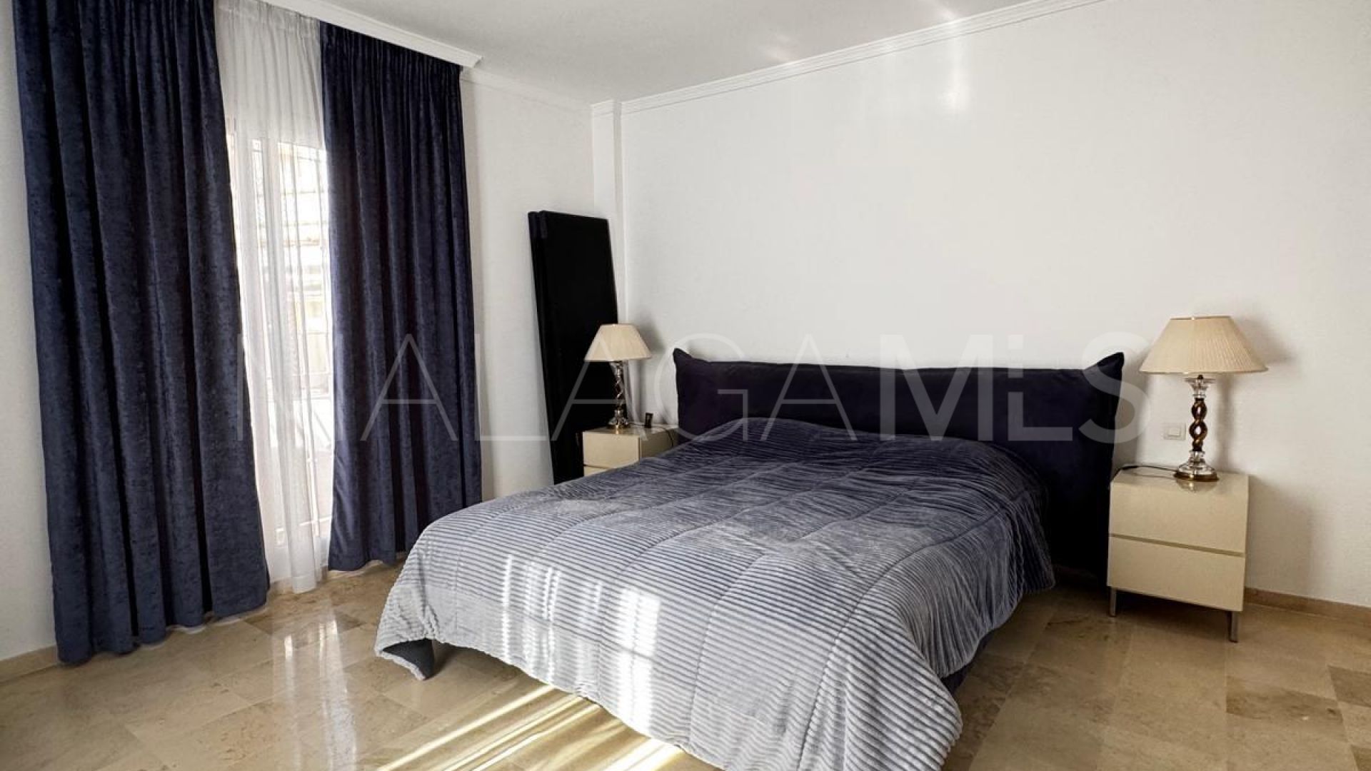 Maison de ville for sale in Nueva Andalucia