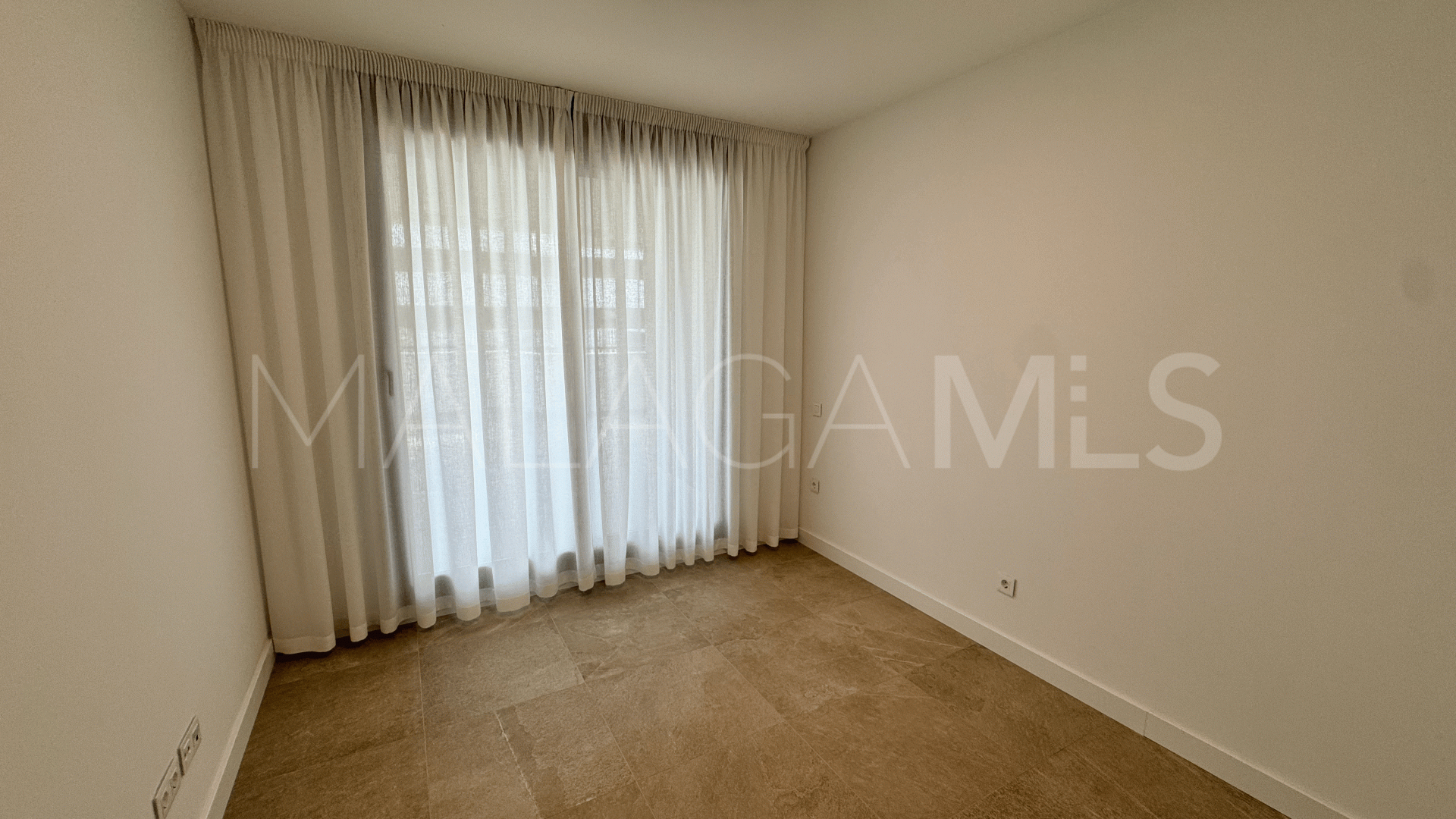 Buy apartamento planta baja with 2 bedrooms in Estepona Ciudad