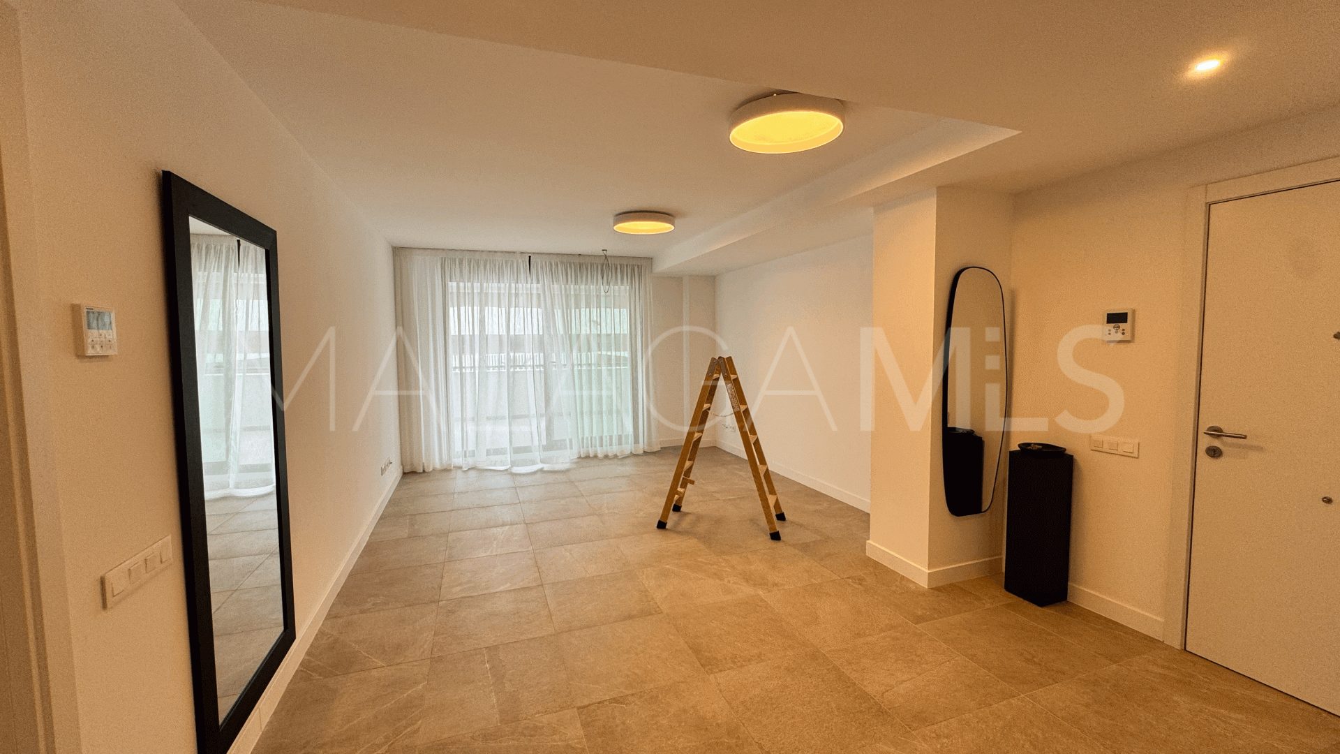 Markplanslägenhet for sale in Estepona Stad