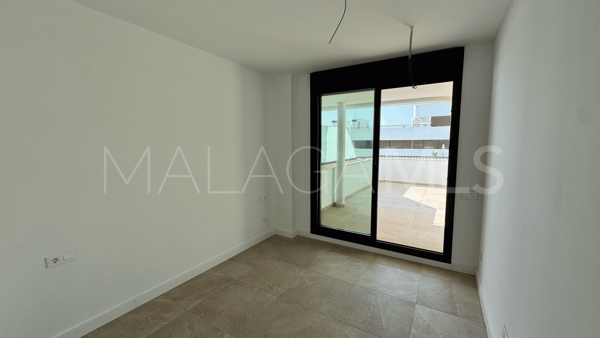 Markplanslägenhet for sale in Estepona Stad