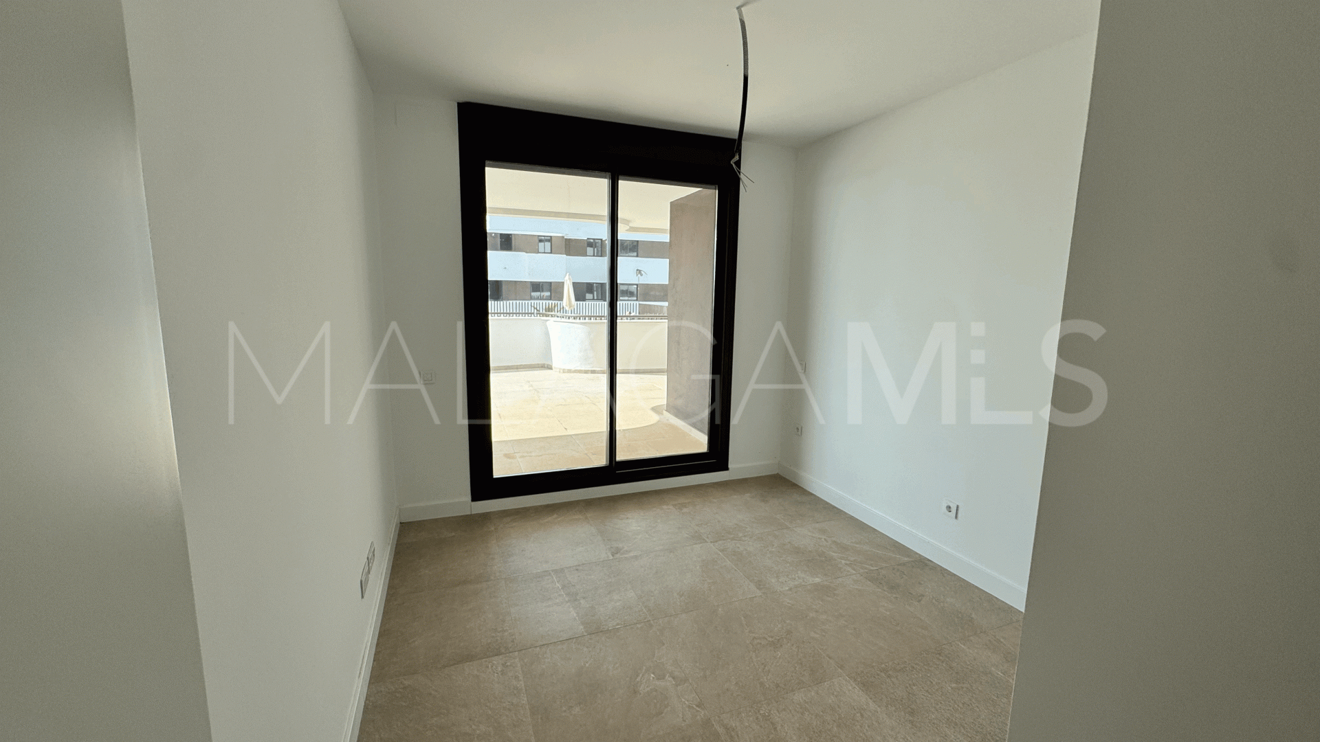 Markplanslägenhet for sale in Estepona Stad