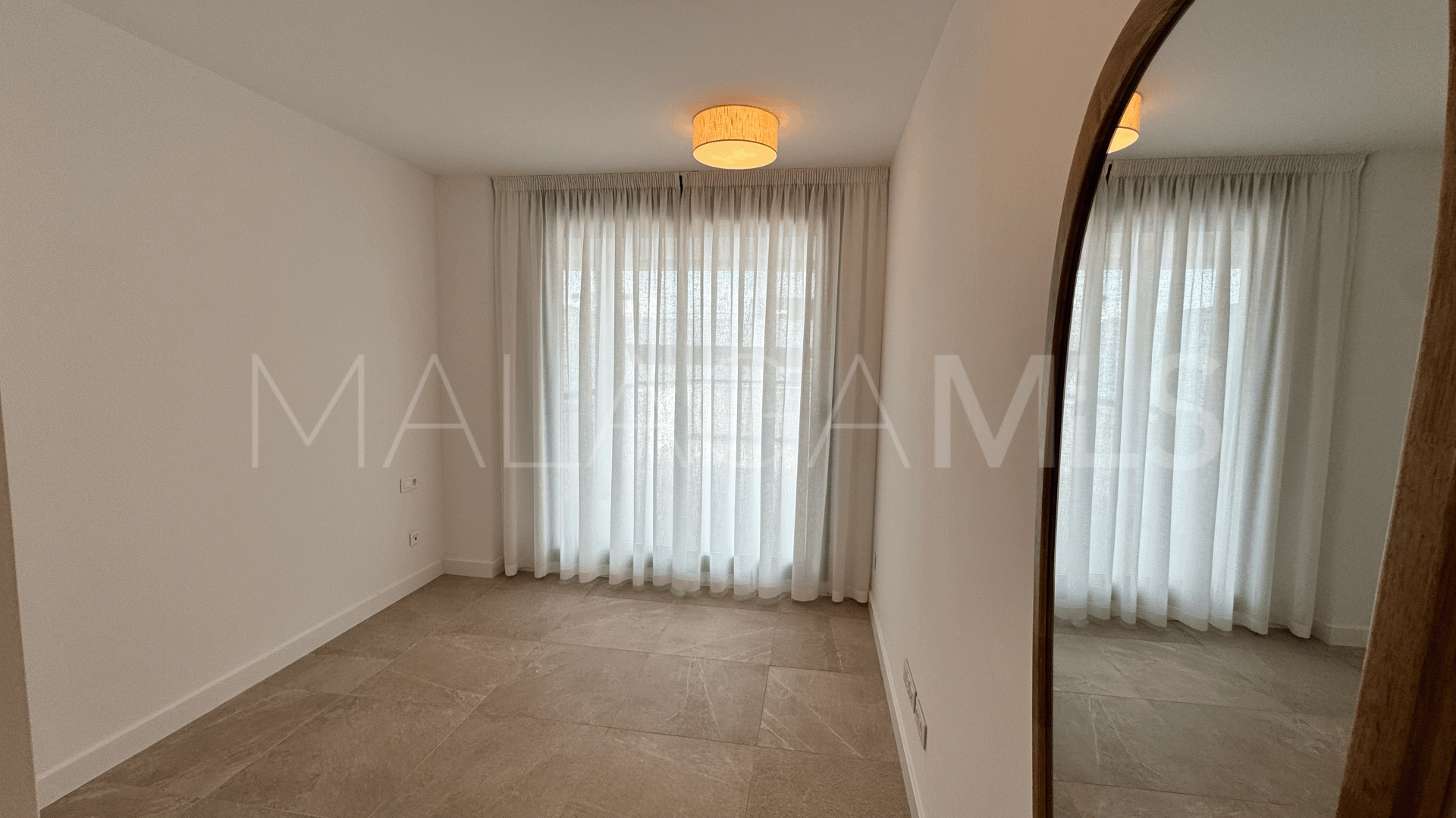 Buy apartamento planta baja with 2 bedrooms in Estepona Ciudad