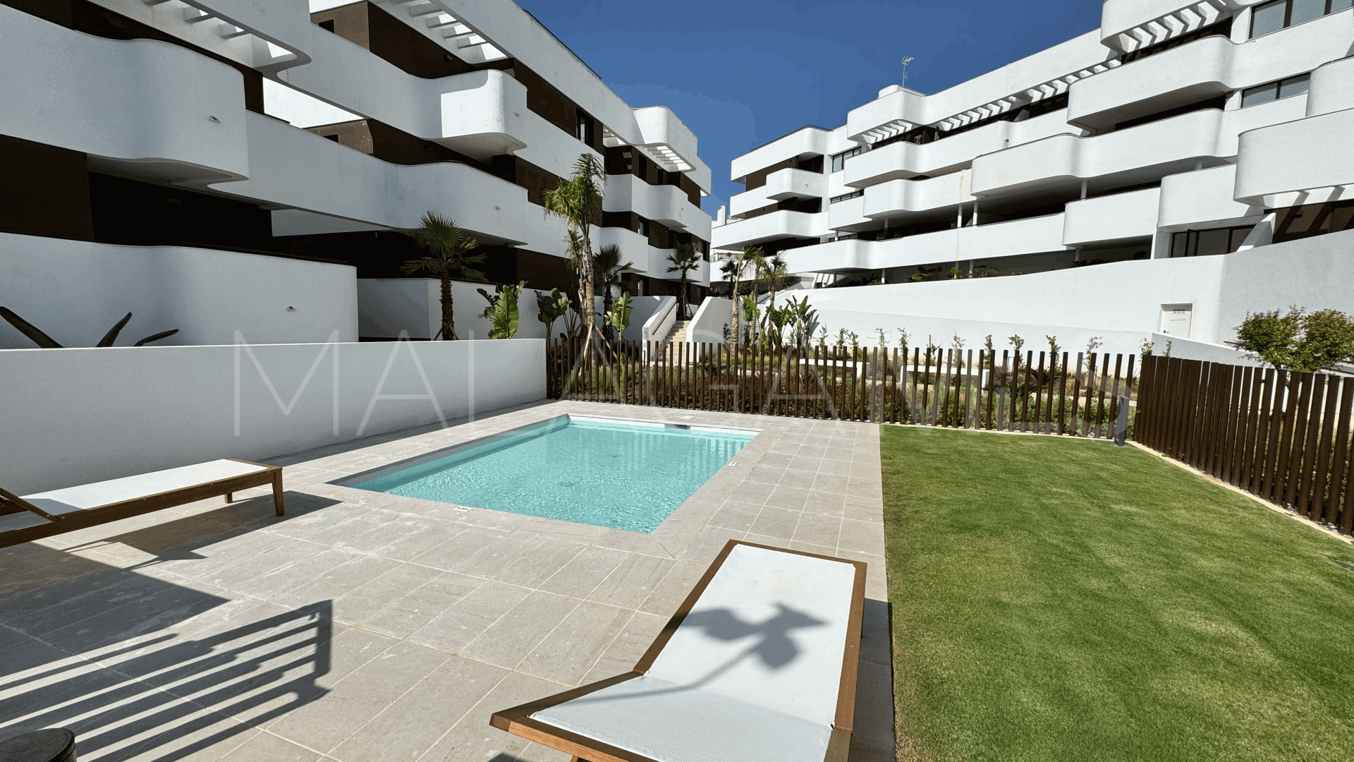 Markplanslägenhet for sale in Estepona Stad