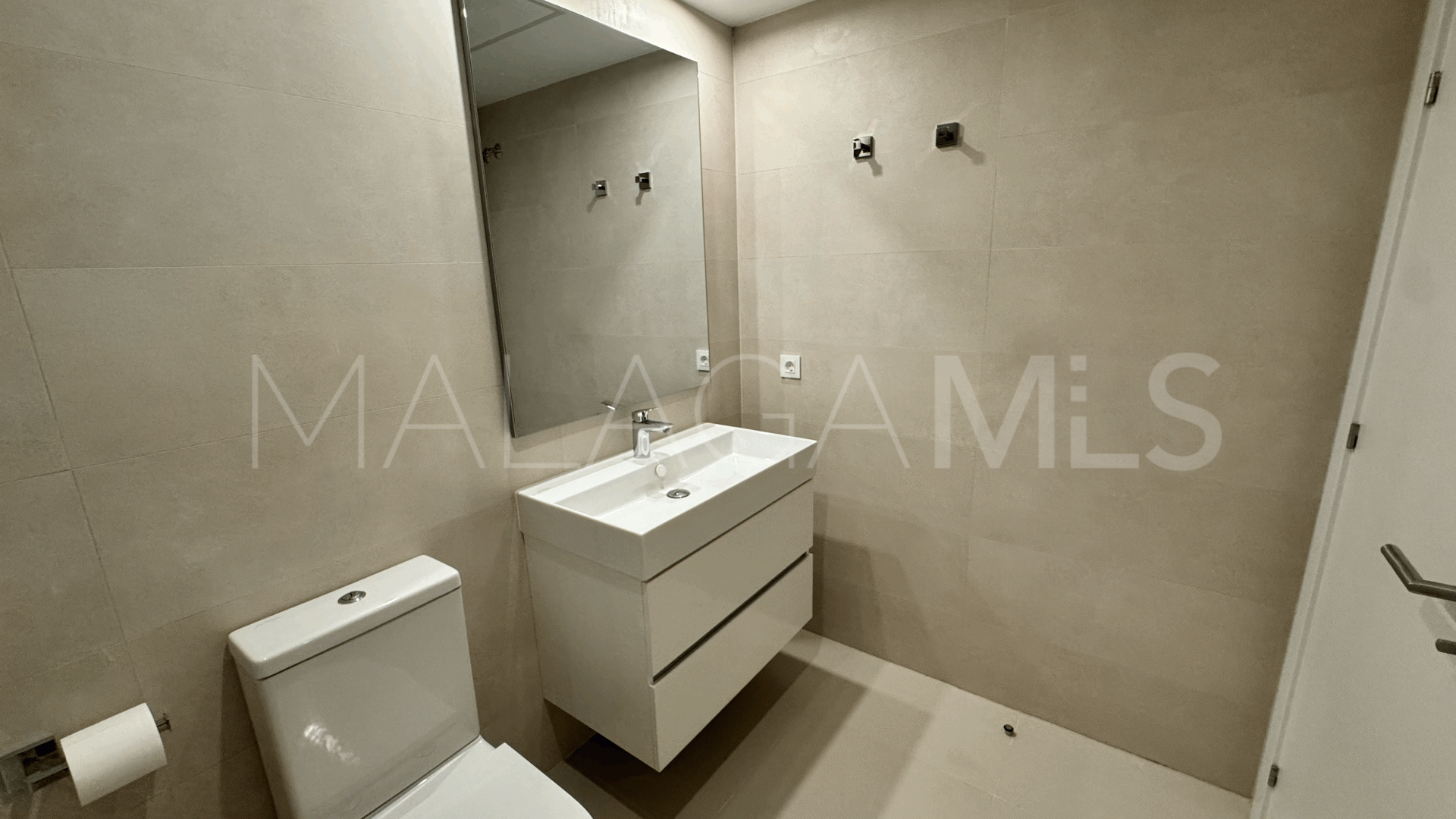 Buy apartamento planta baja with 2 bedrooms in Estepona Ciudad