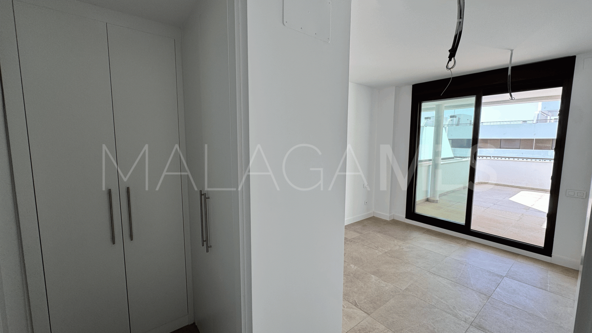 Markplanslägenhet for sale in Estepona Stad