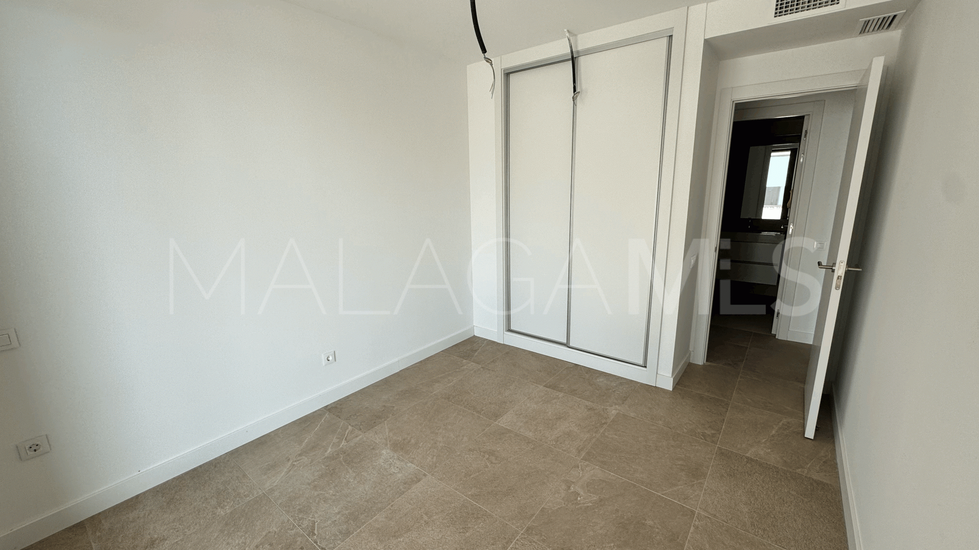 Markplanslägenhet for sale in Estepona Stad