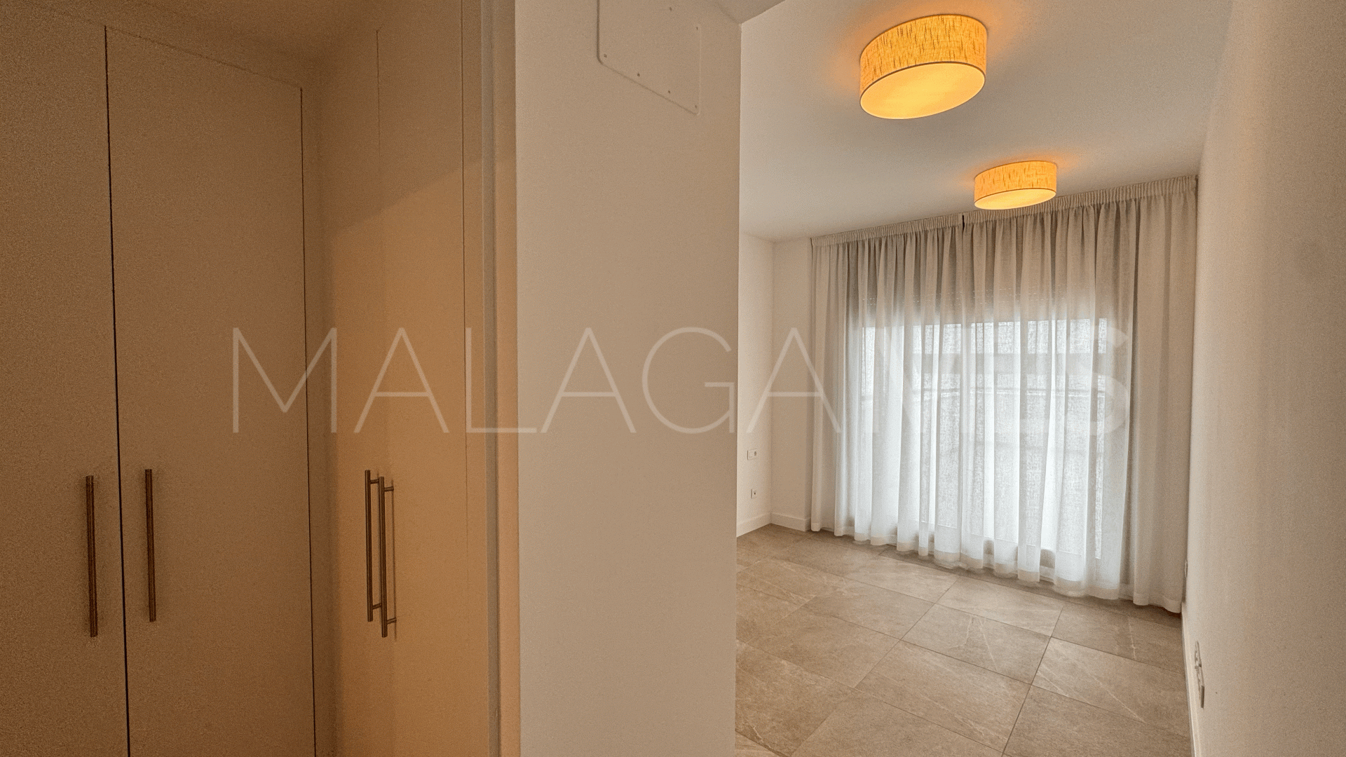Markplanslägenhet for sale in Estepona Stad