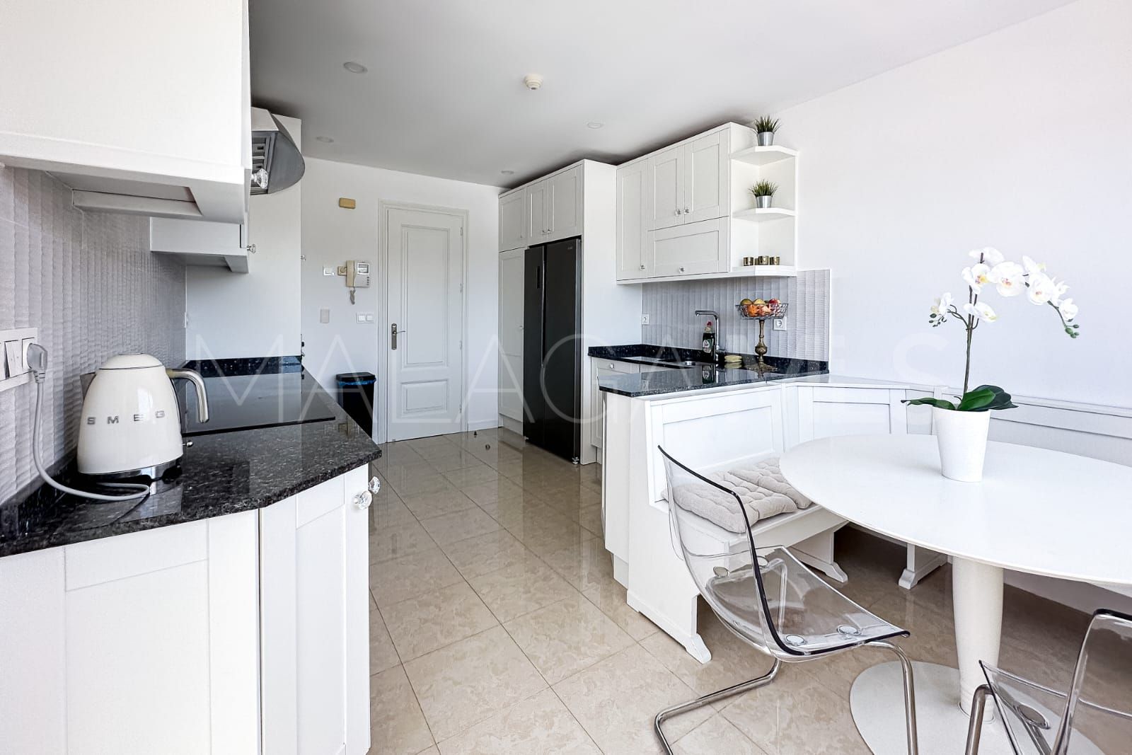 Atico duplex a la venta in Marbella Golden Mile with 3 bedrooms