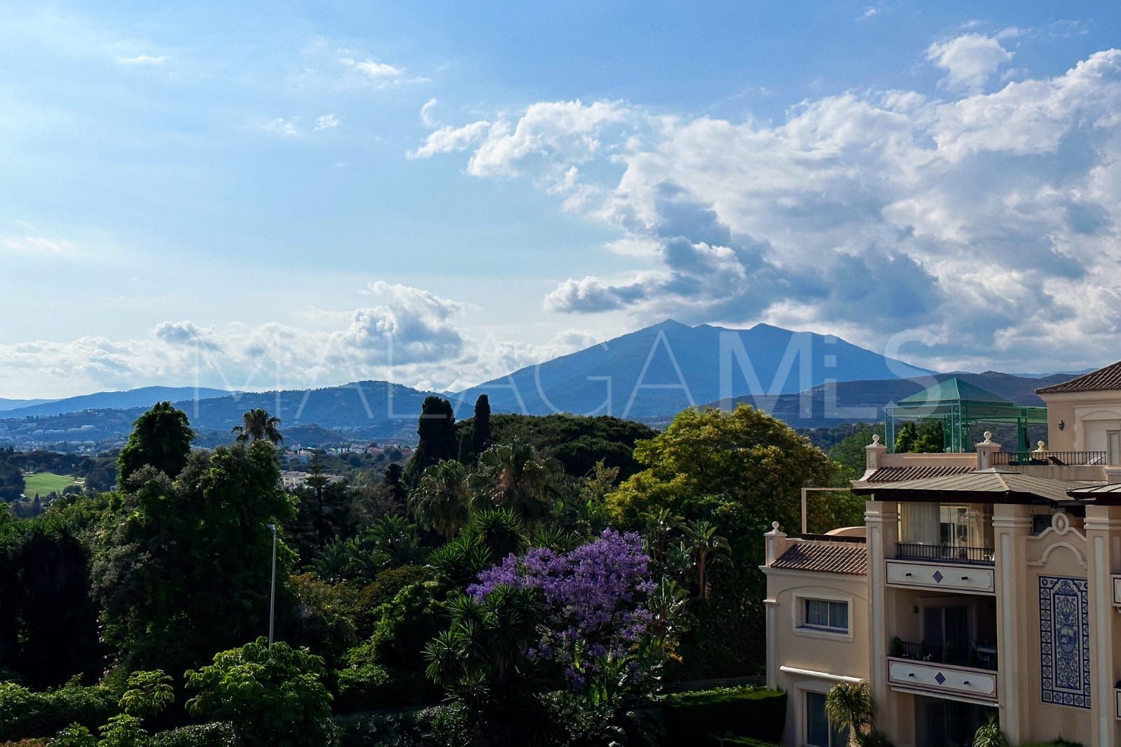 Atico duplex a la venta in Marbella Golden Mile with 3 bedrooms