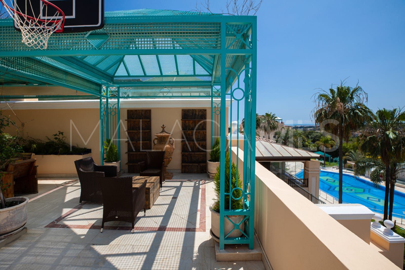 Atico duplex a la venta in Marbella Golden Mile with 3 bedrooms