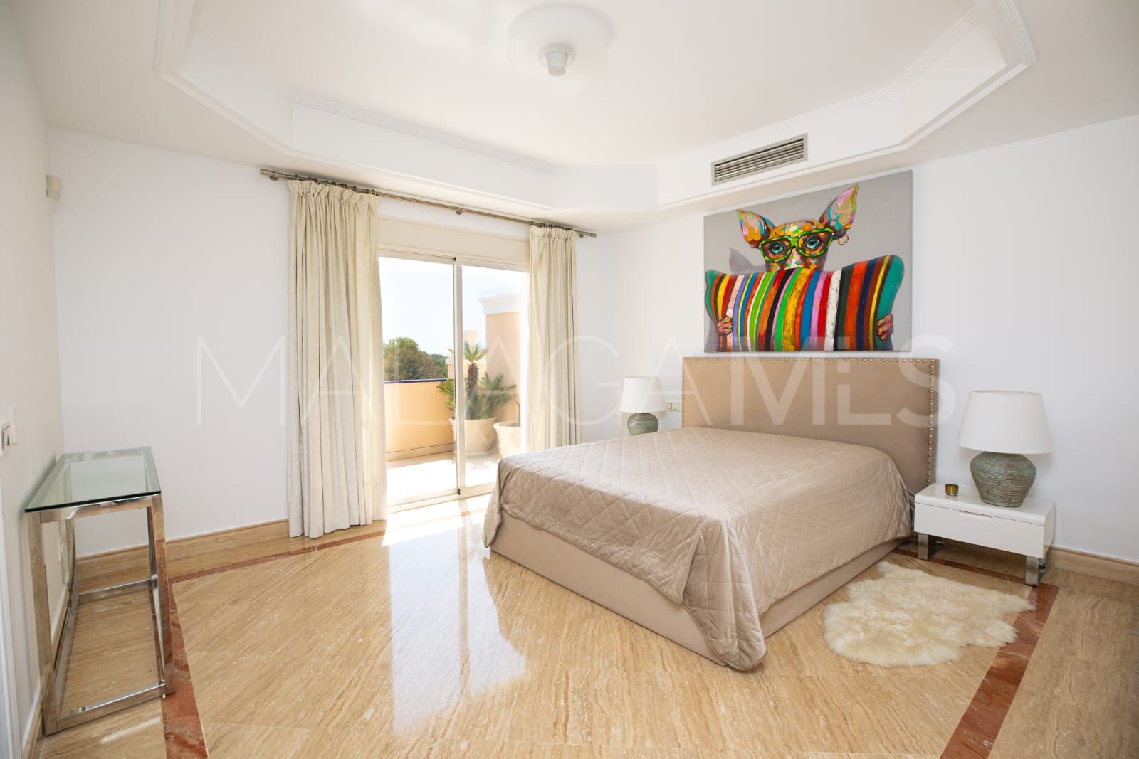 Atico duplex a la venta in Marbella Golden Mile with 3 bedrooms