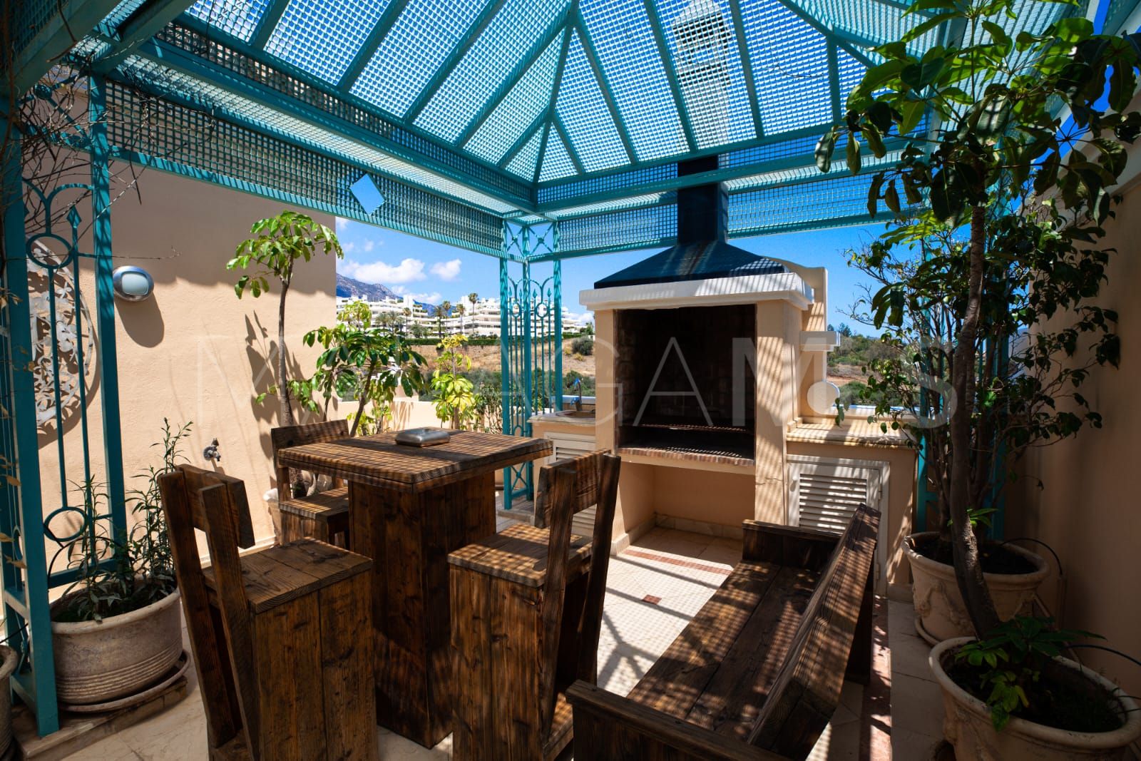 Atico duplex a la venta in Marbella Golden Mile with 3 bedrooms