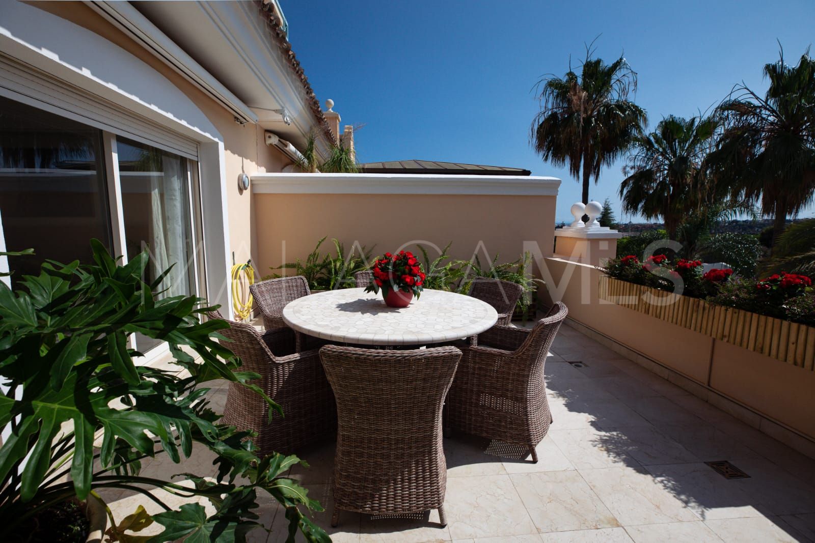 Atico duplex a la venta in Marbella Golden Mile with 3 bedrooms
