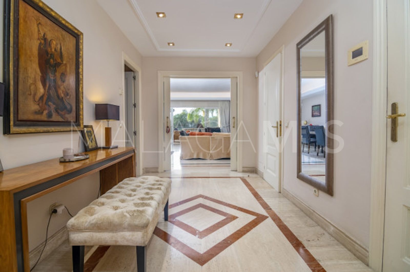Lägenhet for sale in Marbella Golden Mile