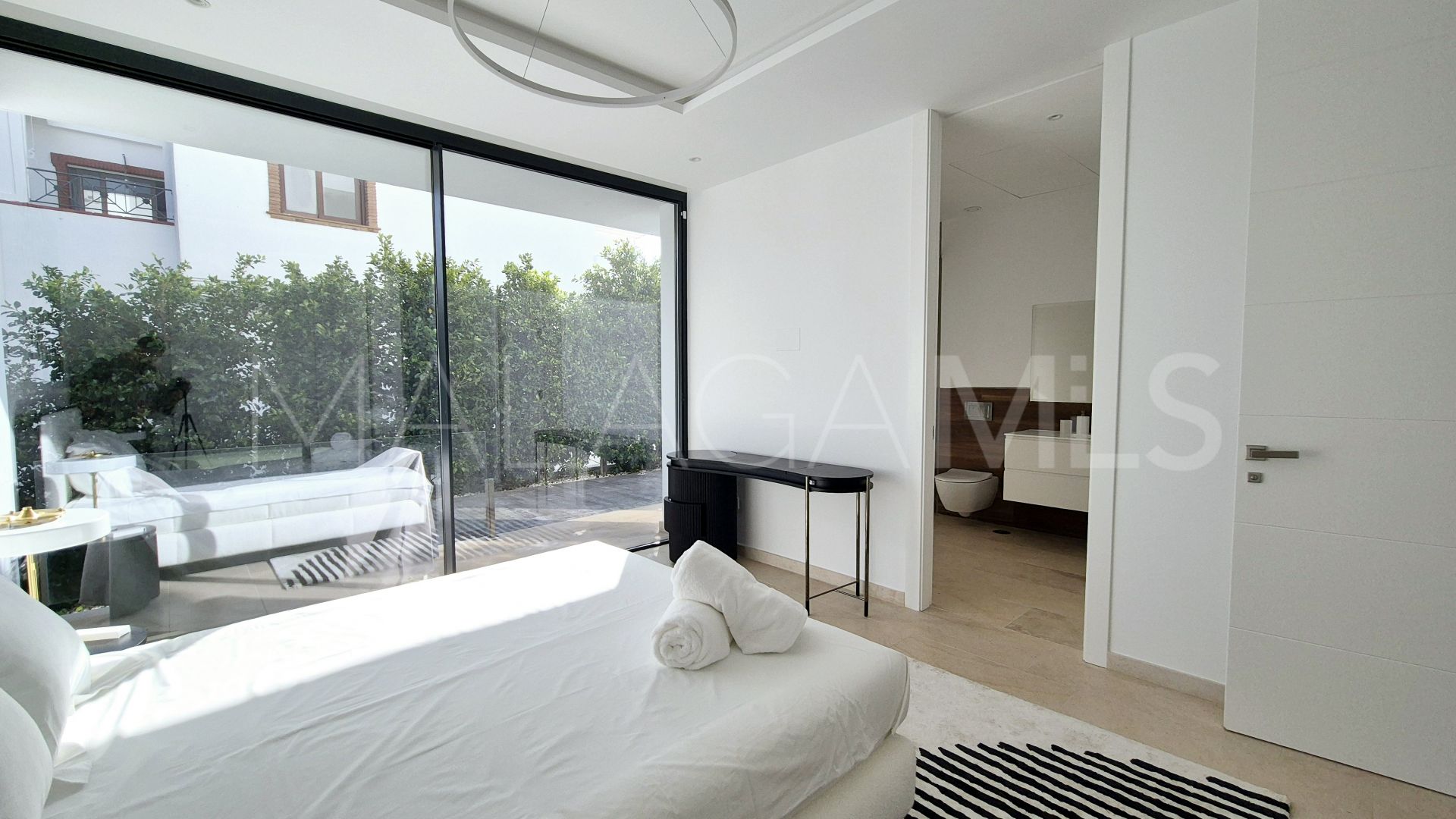 For sale Guadalmina Baja villa with 7 bedrooms