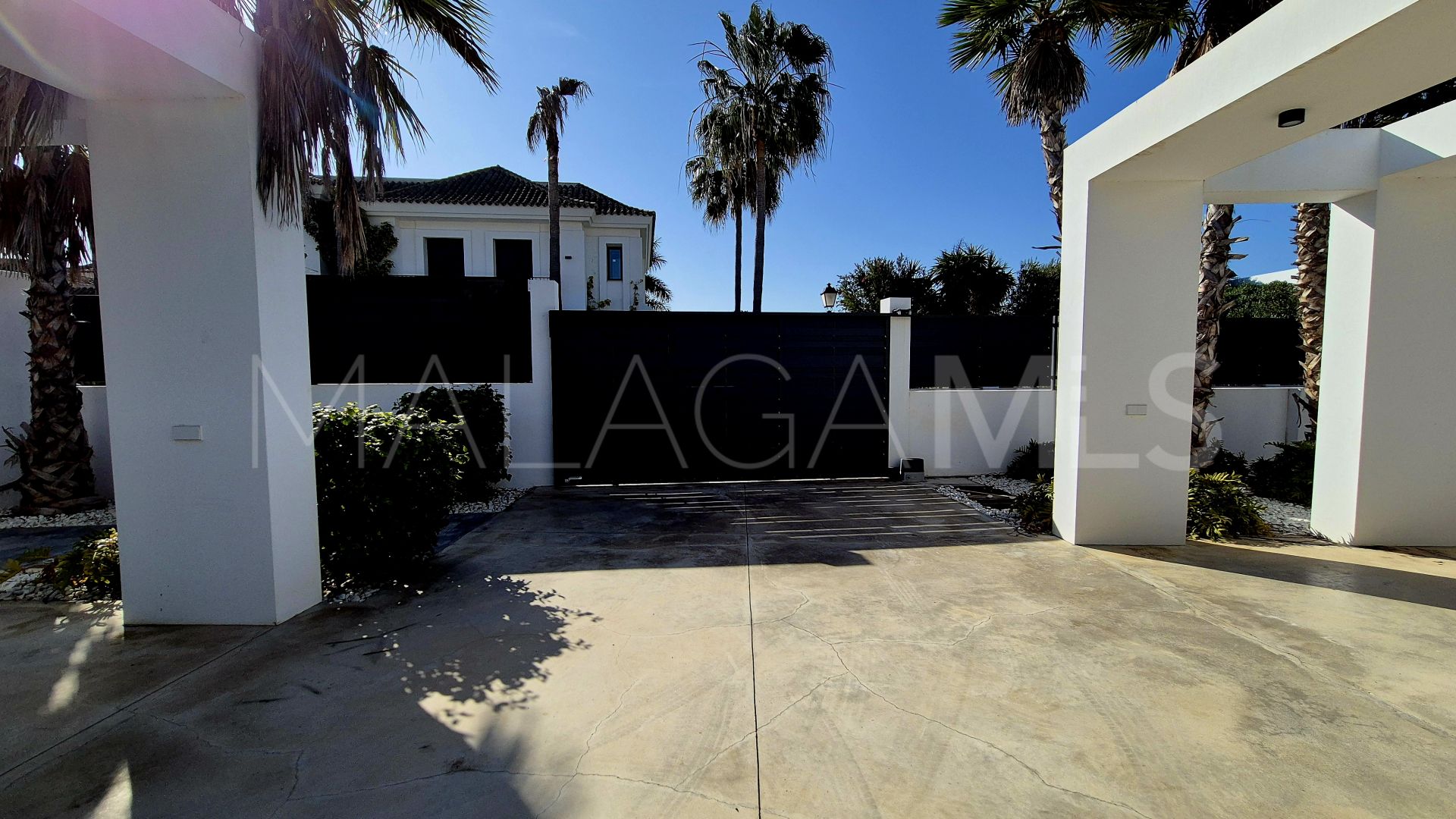 For sale Guadalmina Baja villa with 7 bedrooms