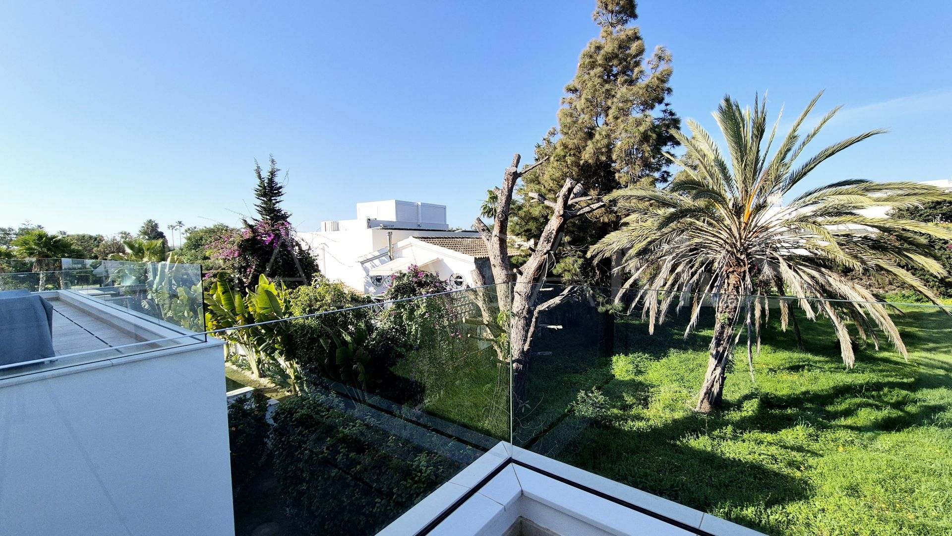 For sale Guadalmina Baja villa with 7 bedrooms