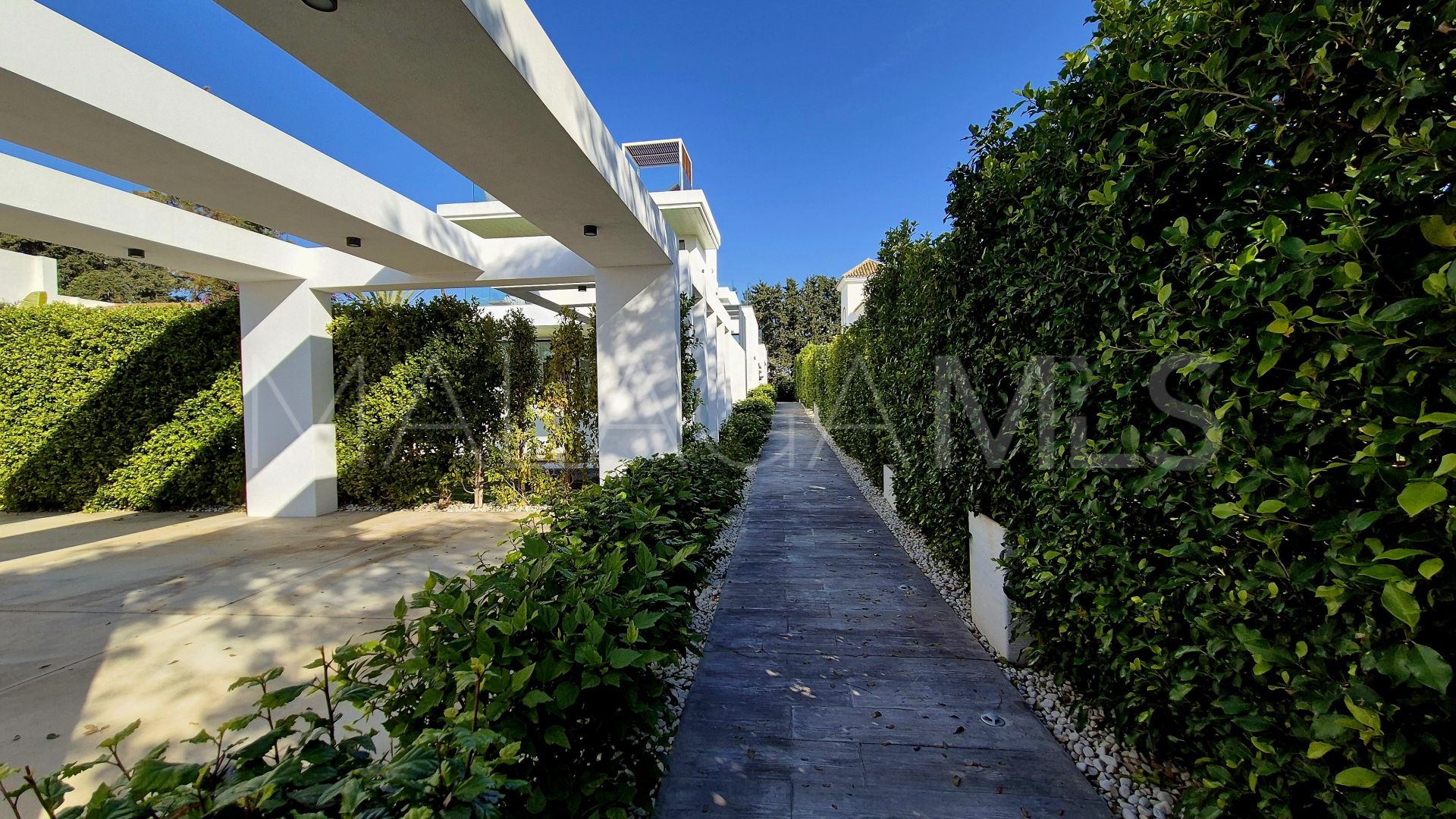 For sale Guadalmina Baja villa with 7 bedrooms