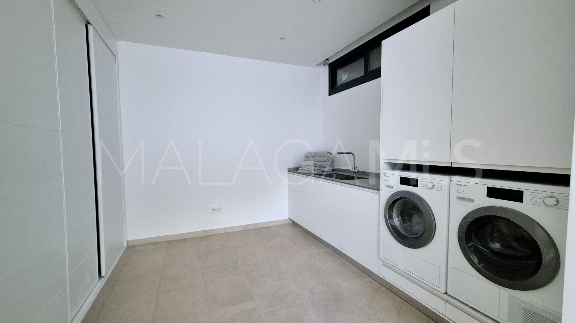 For sale Guadalmina Baja villa with 7 bedrooms