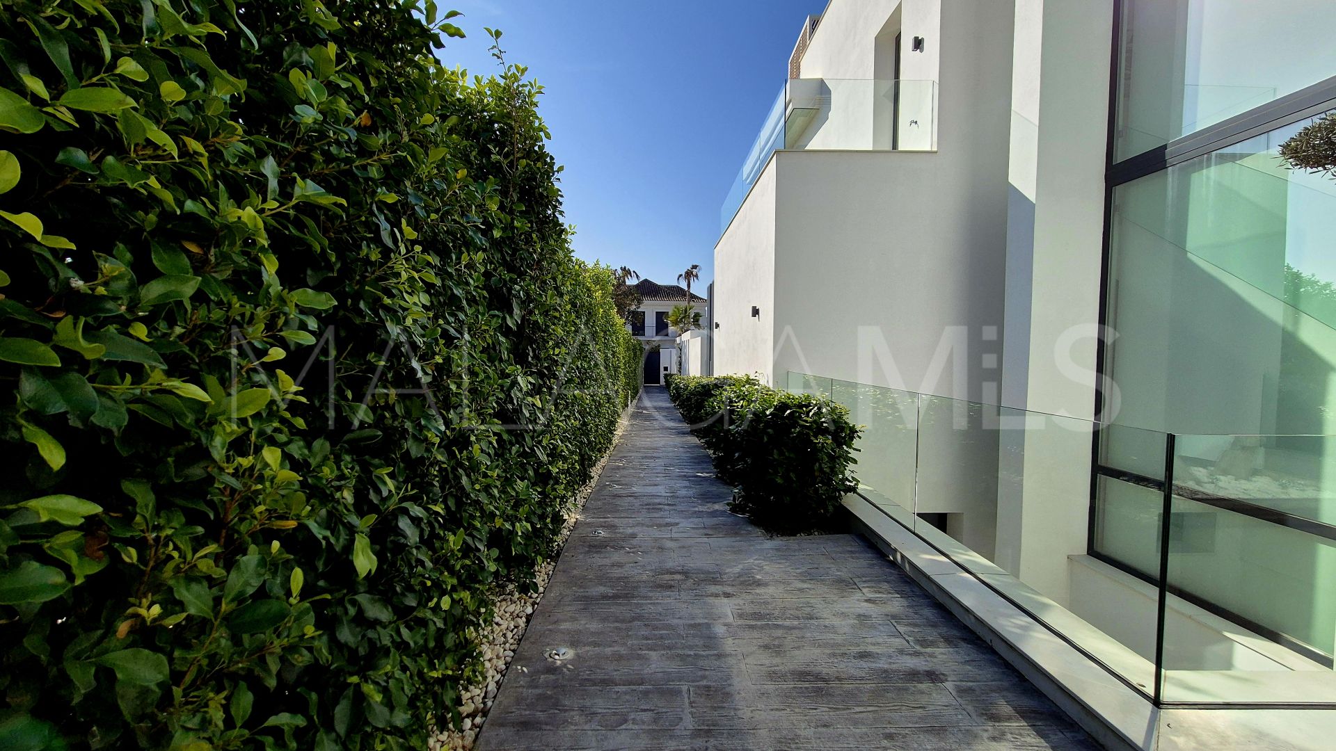 For sale Guadalmina Baja villa with 7 bedrooms