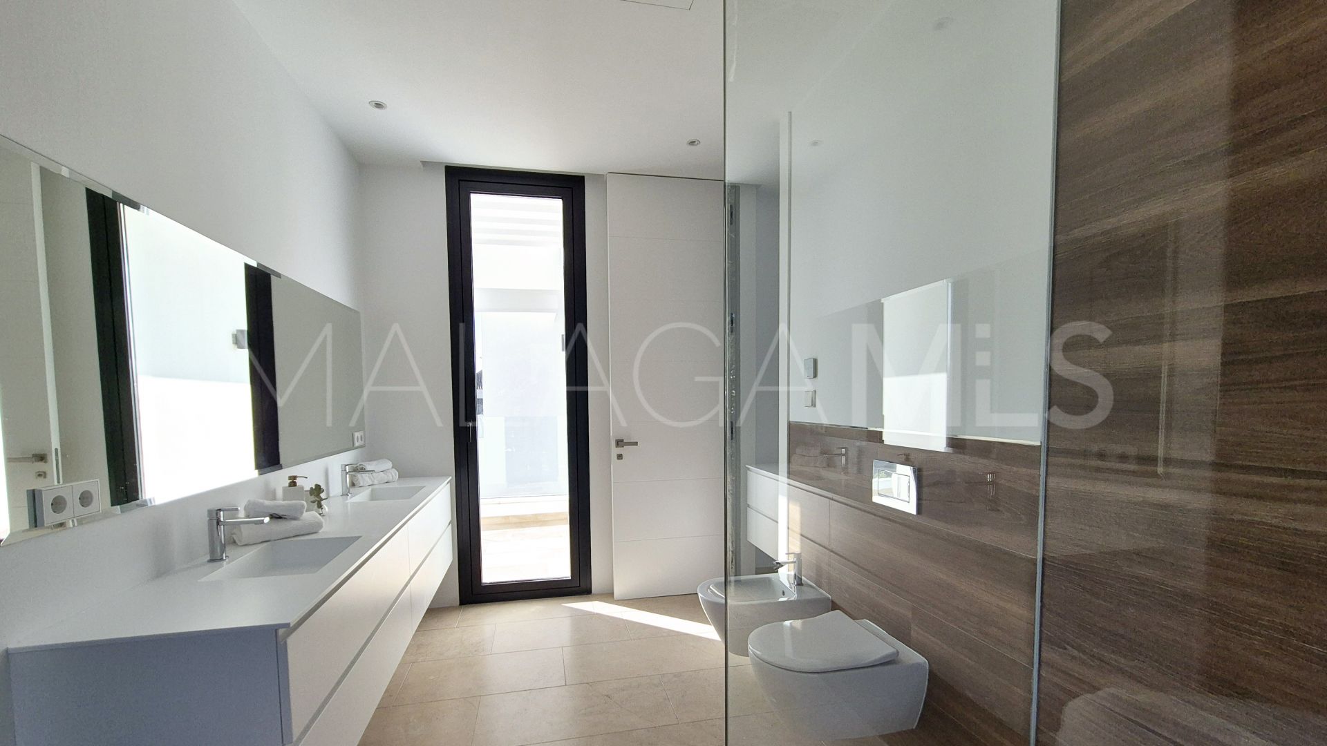 For sale Guadalmina Baja villa with 7 bedrooms