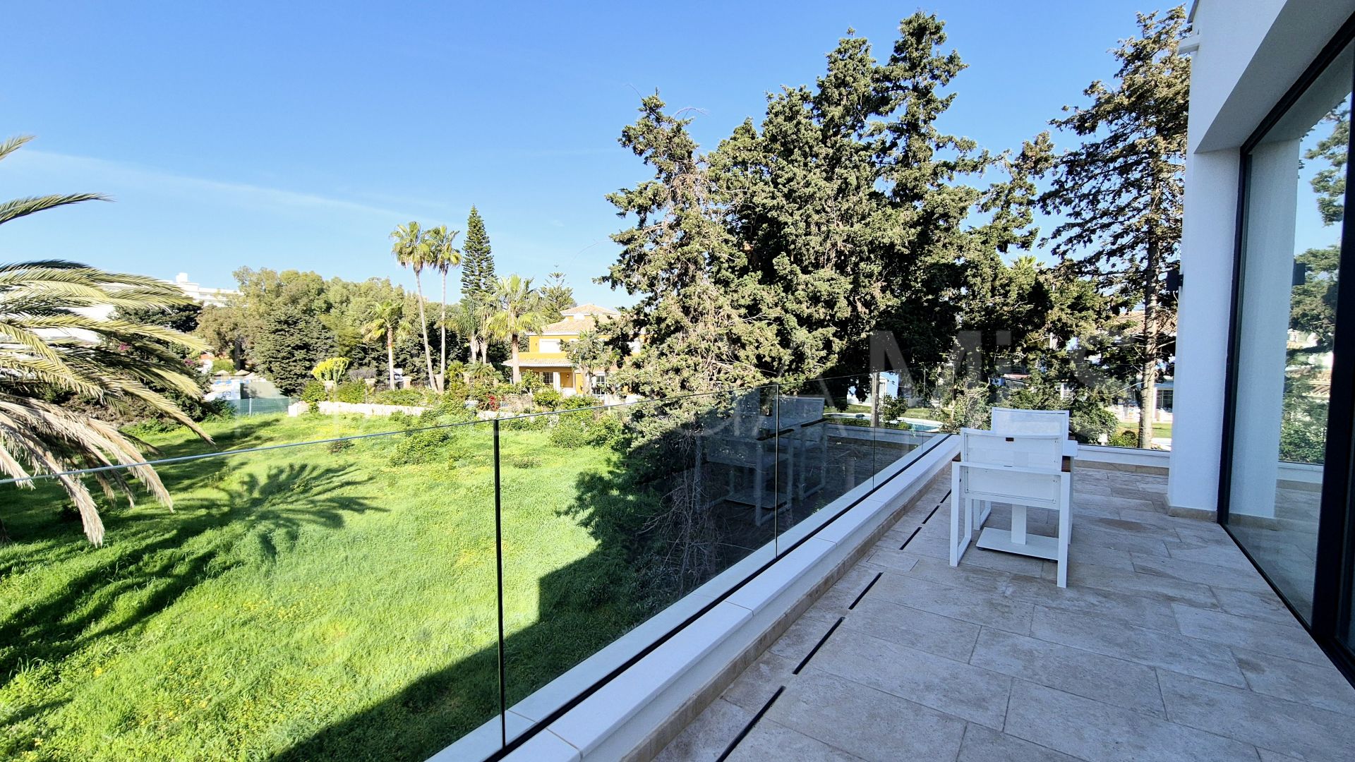 For sale Guadalmina Baja villa with 7 bedrooms