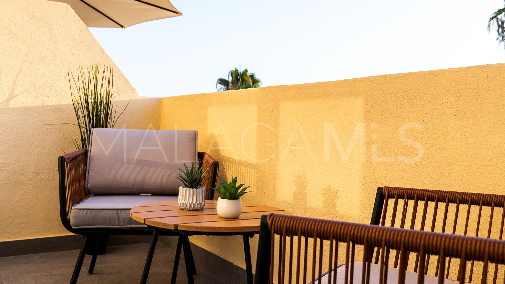 Buy atico duplex in La Quinta Hills de 3 bedrooms