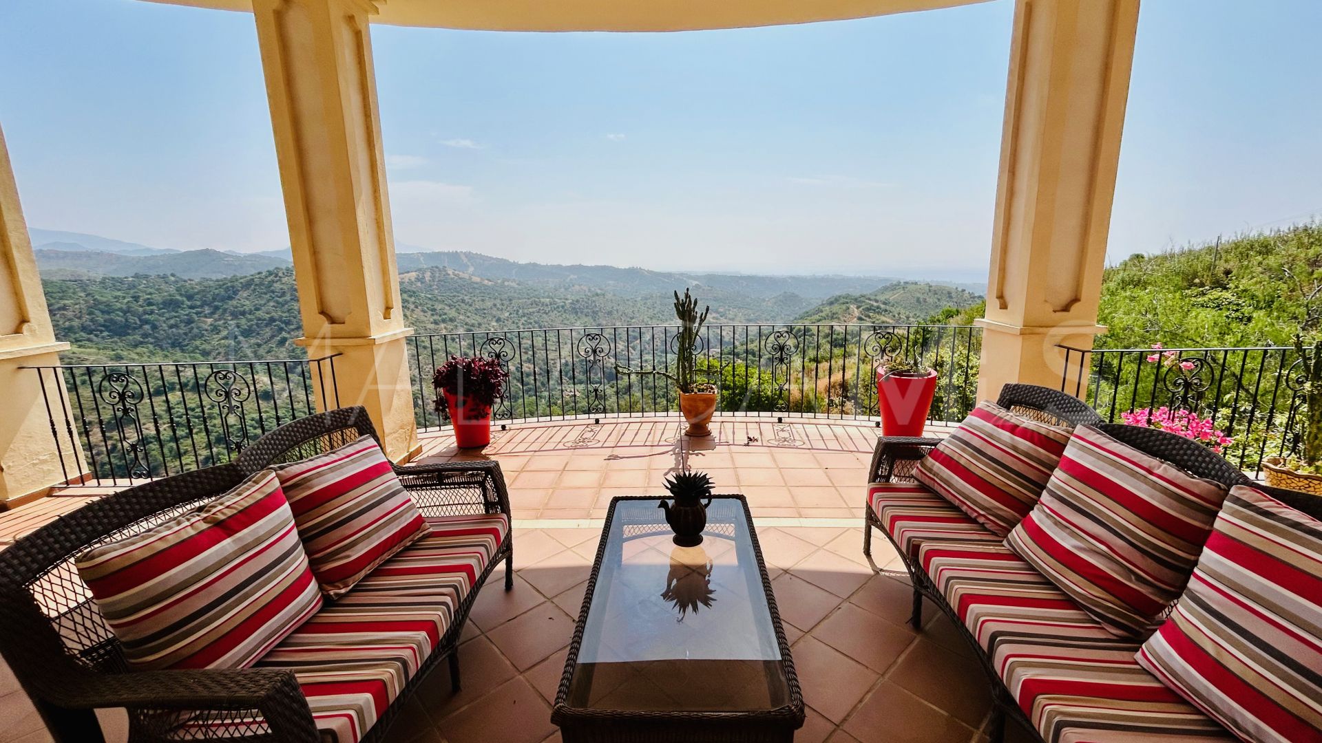 Villa for sale in Estepona Ost