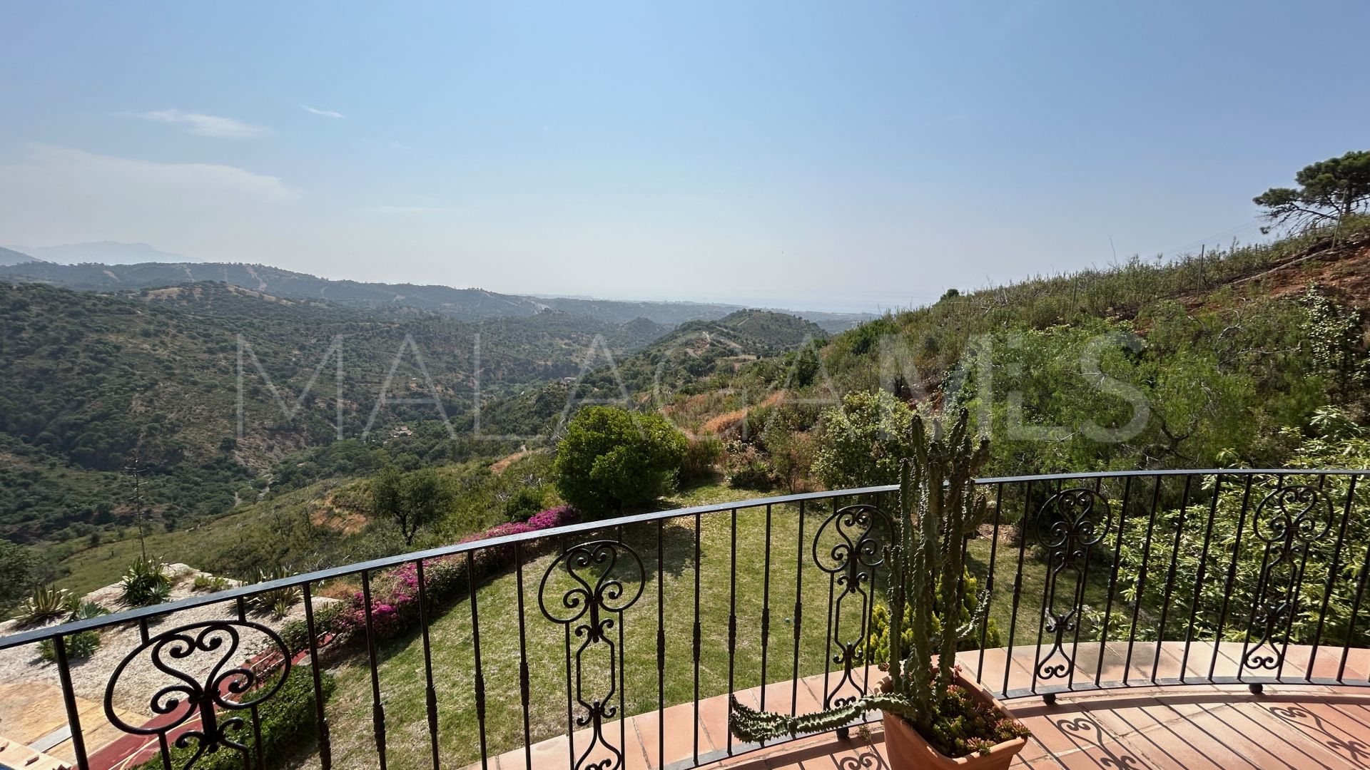 Villa for sale in Estepona Ost