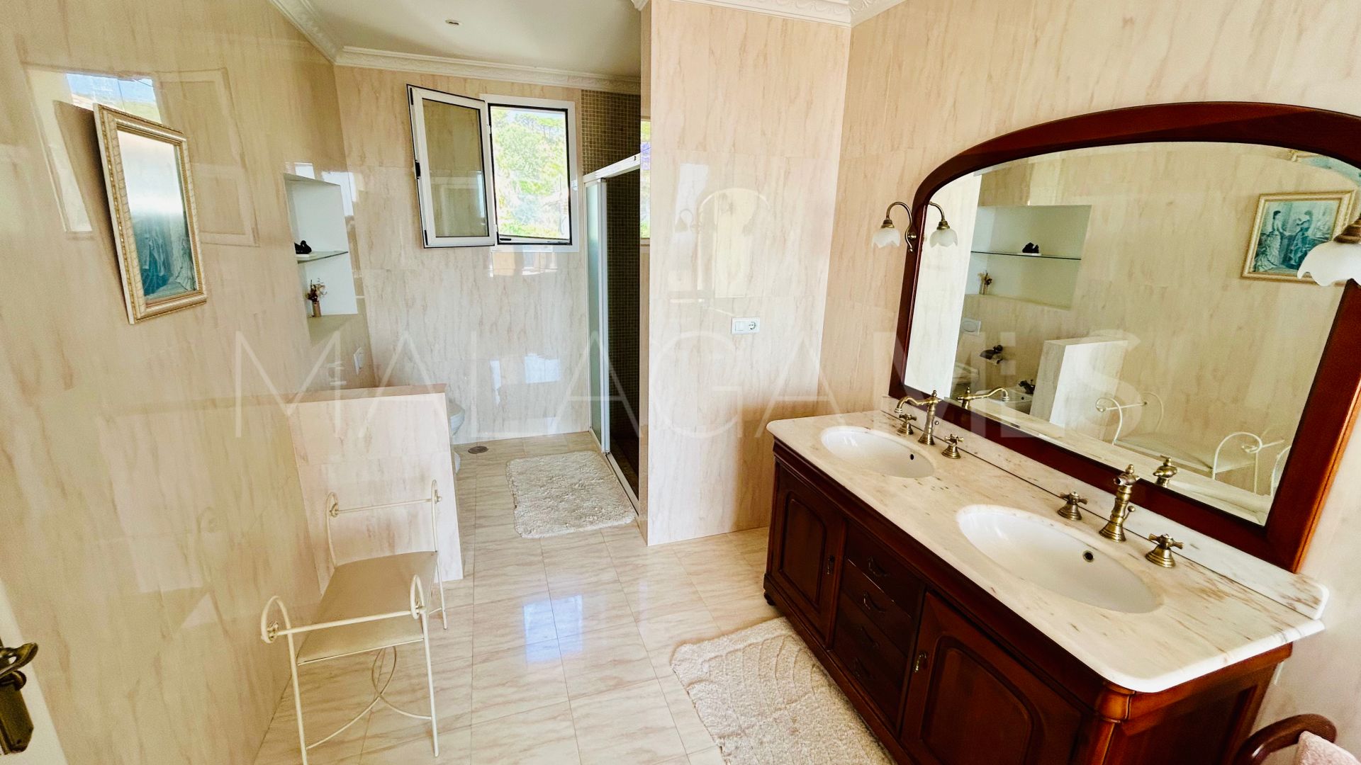 Villa for sale in Estepona Ost