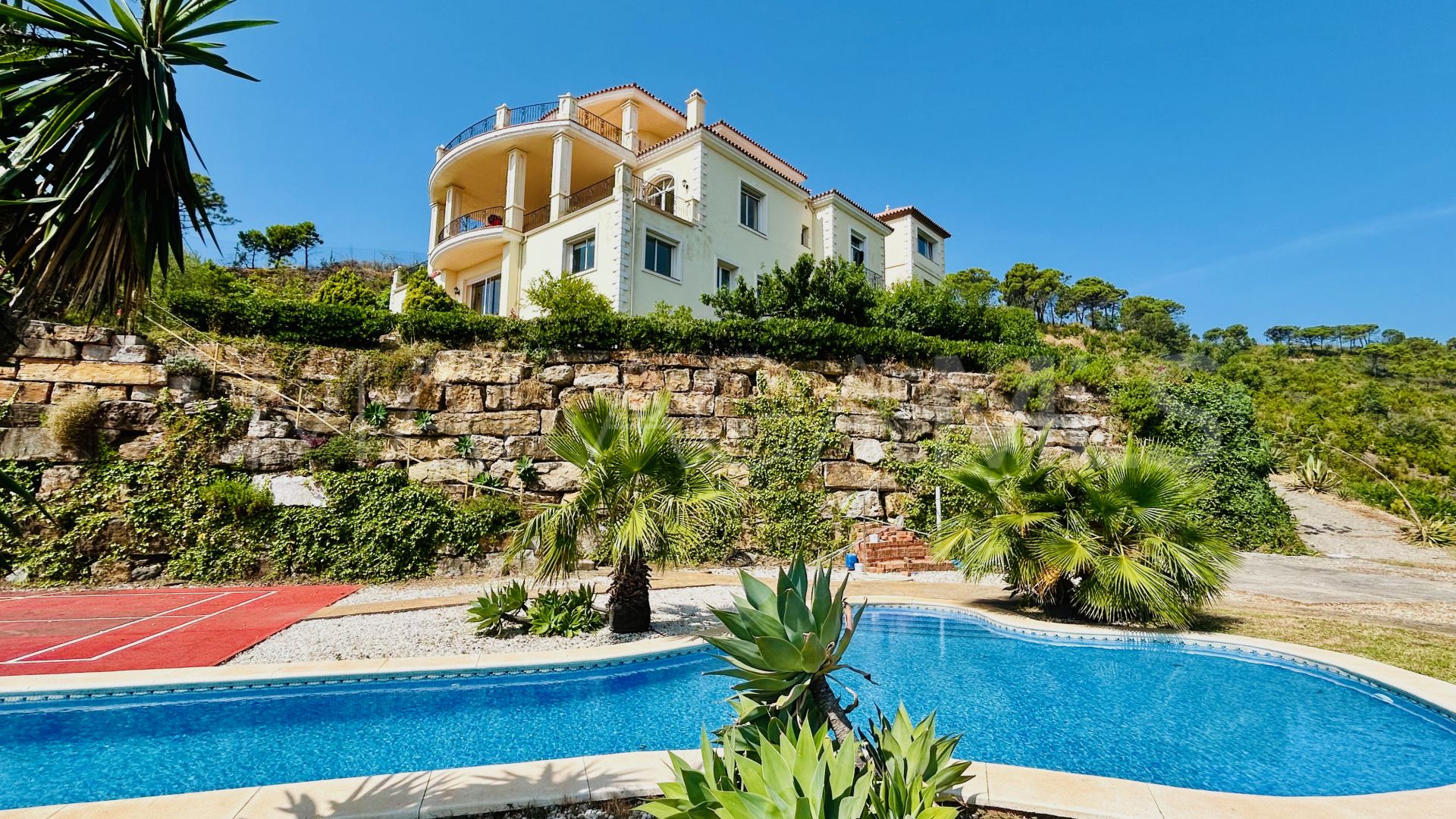 Villa for sale in Estepona Ost