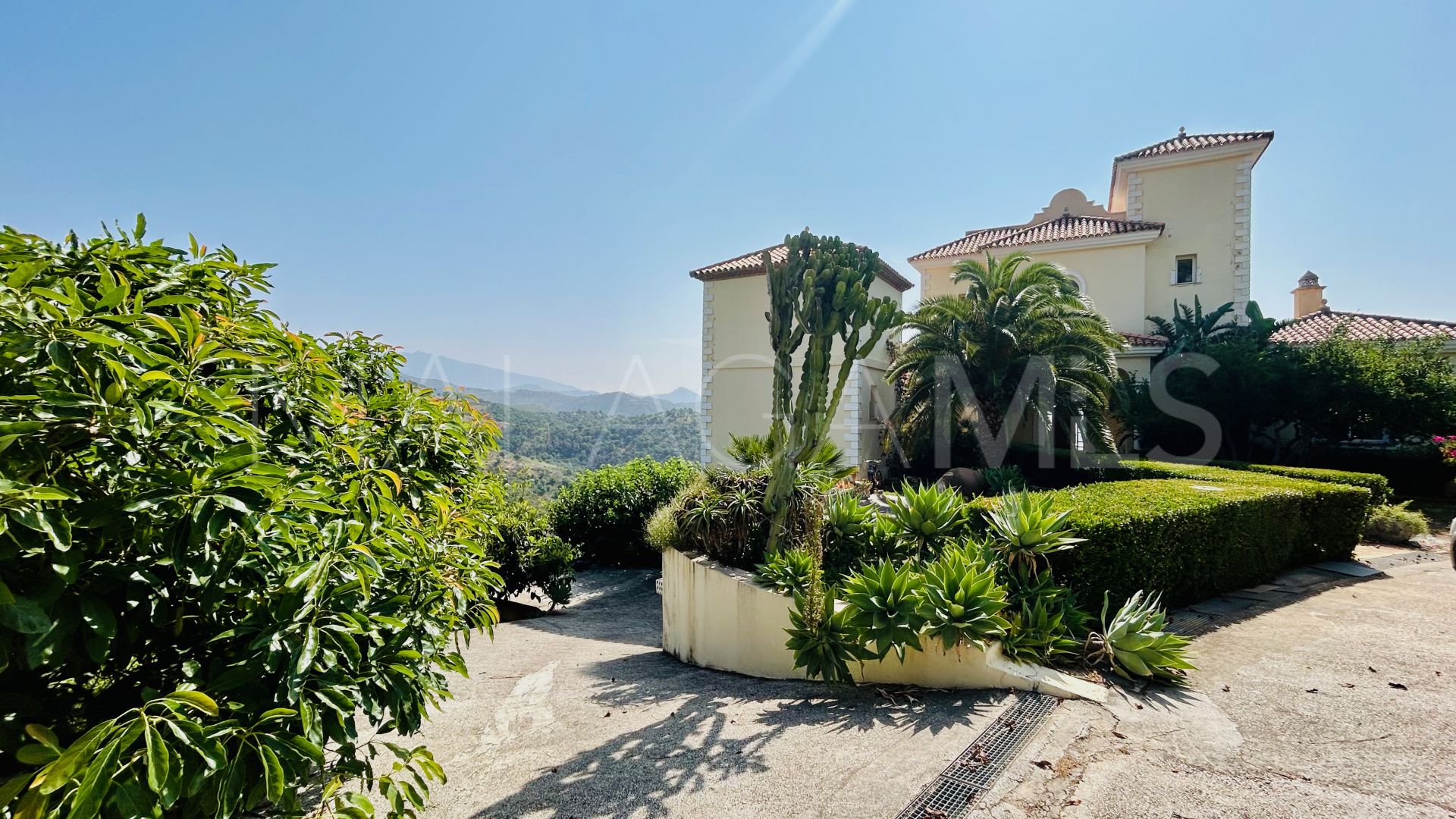 Villa for sale in Estepona Ost