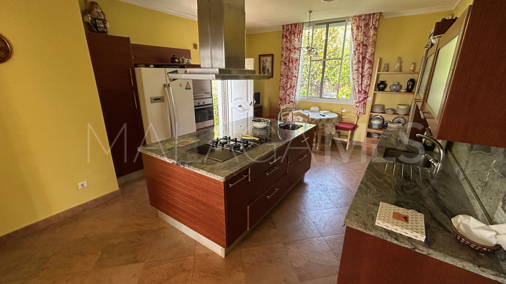 Villa for sale in Estepona Ost