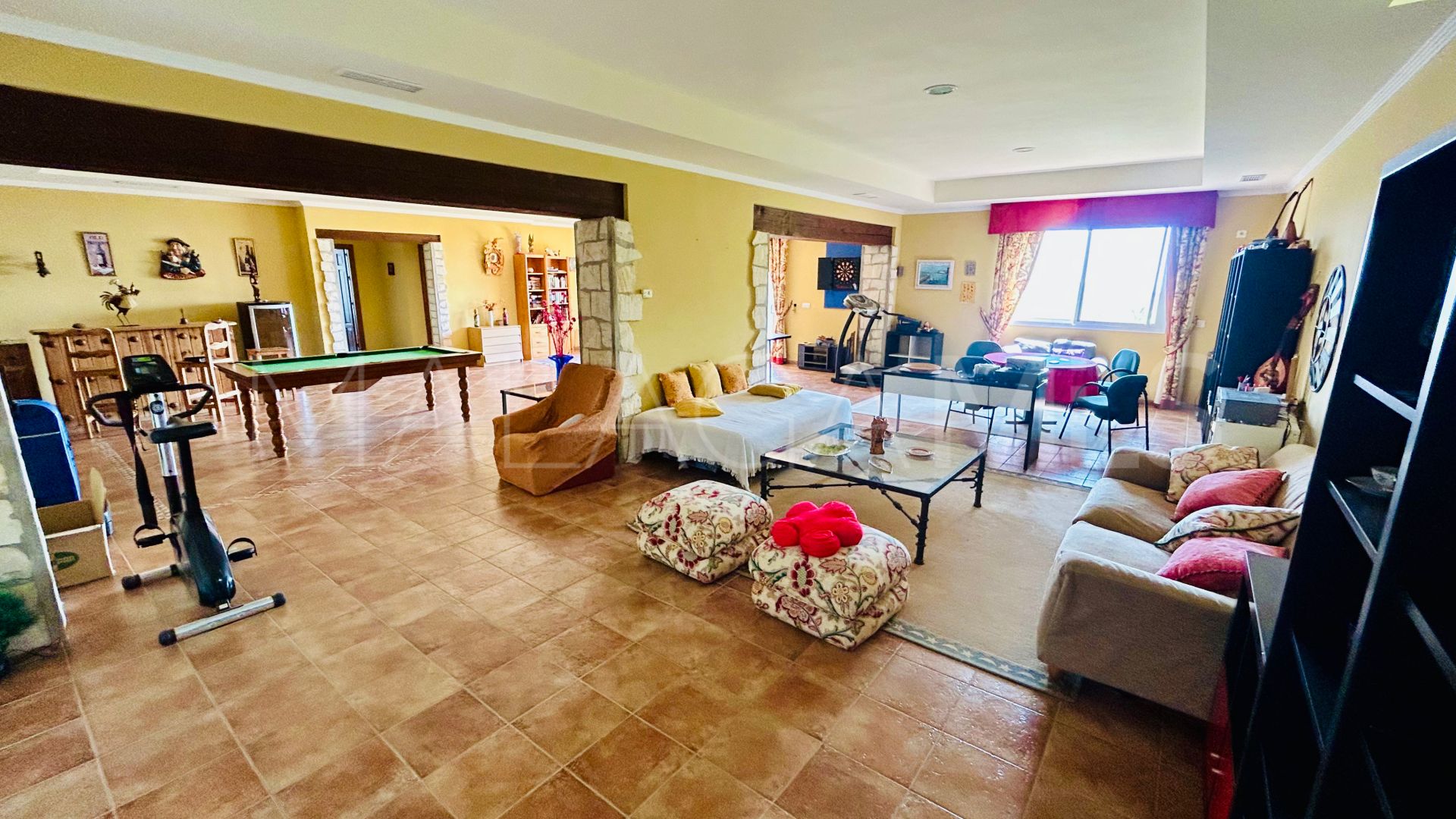 Villa for sale in Estepona Ost