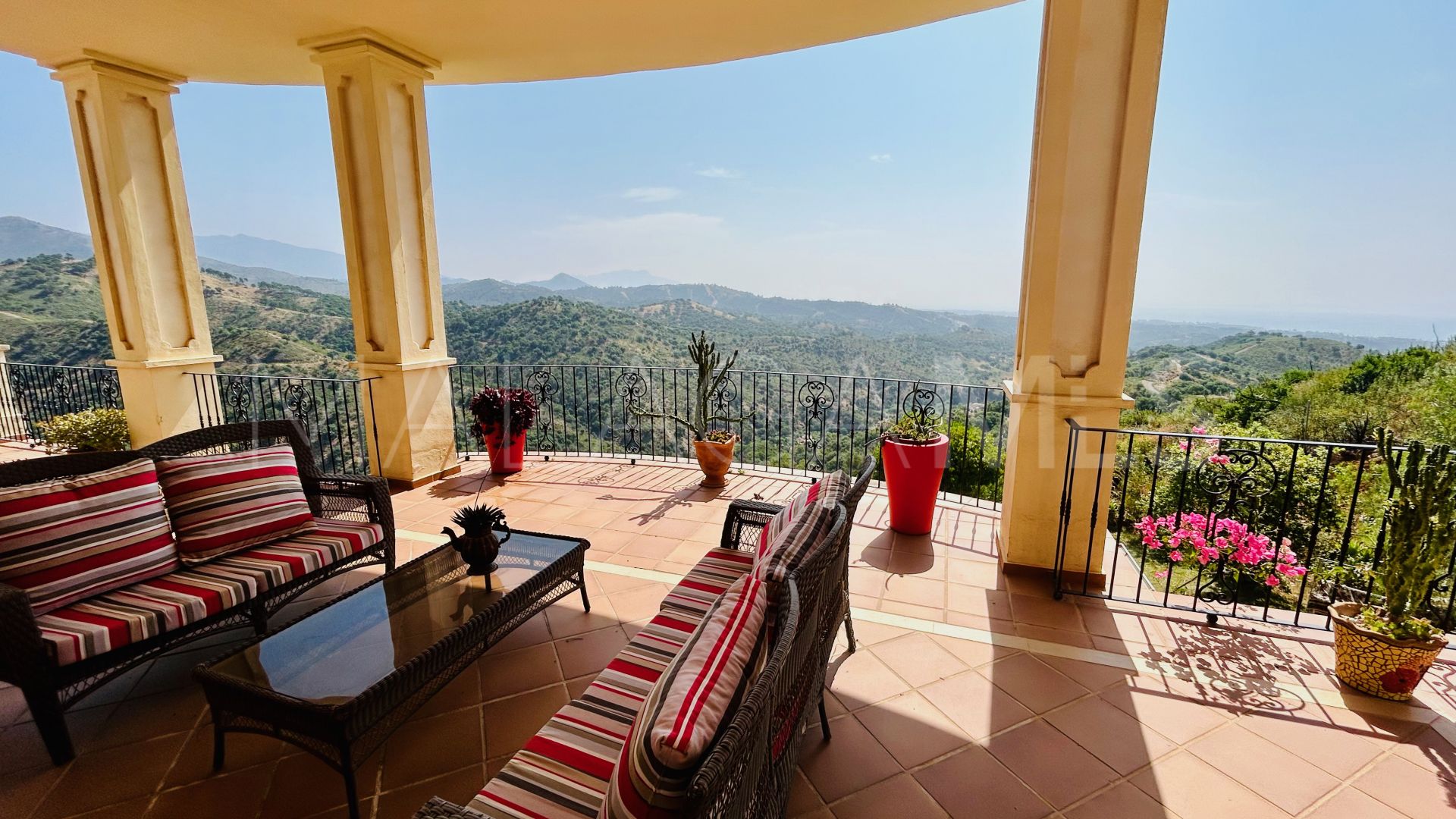 Villa for sale in Estepona Ost