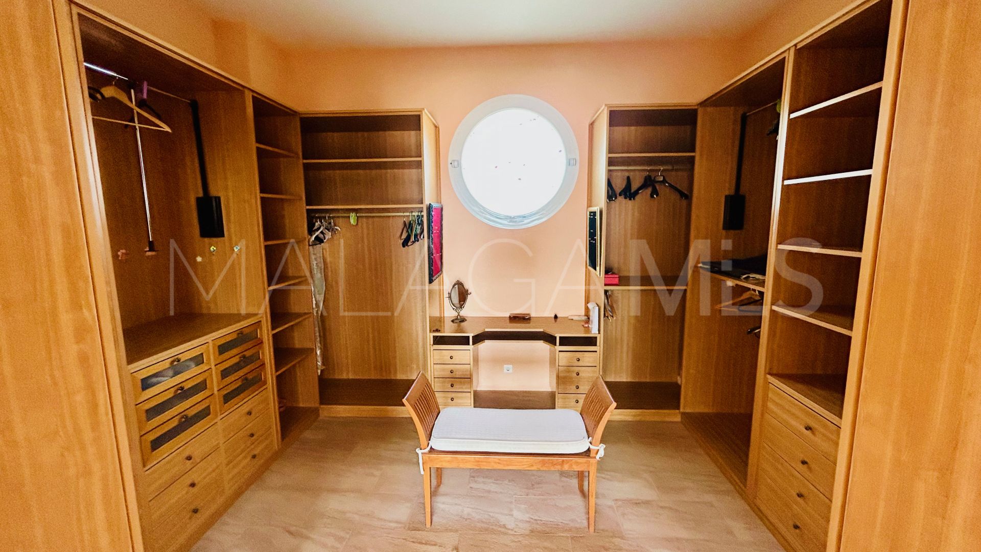 Villa for sale in Estepona Ost