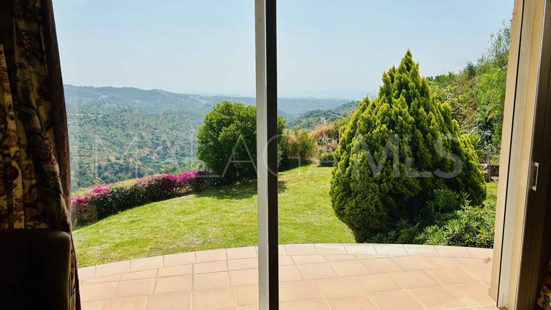 Villa for sale in Estepona Ost