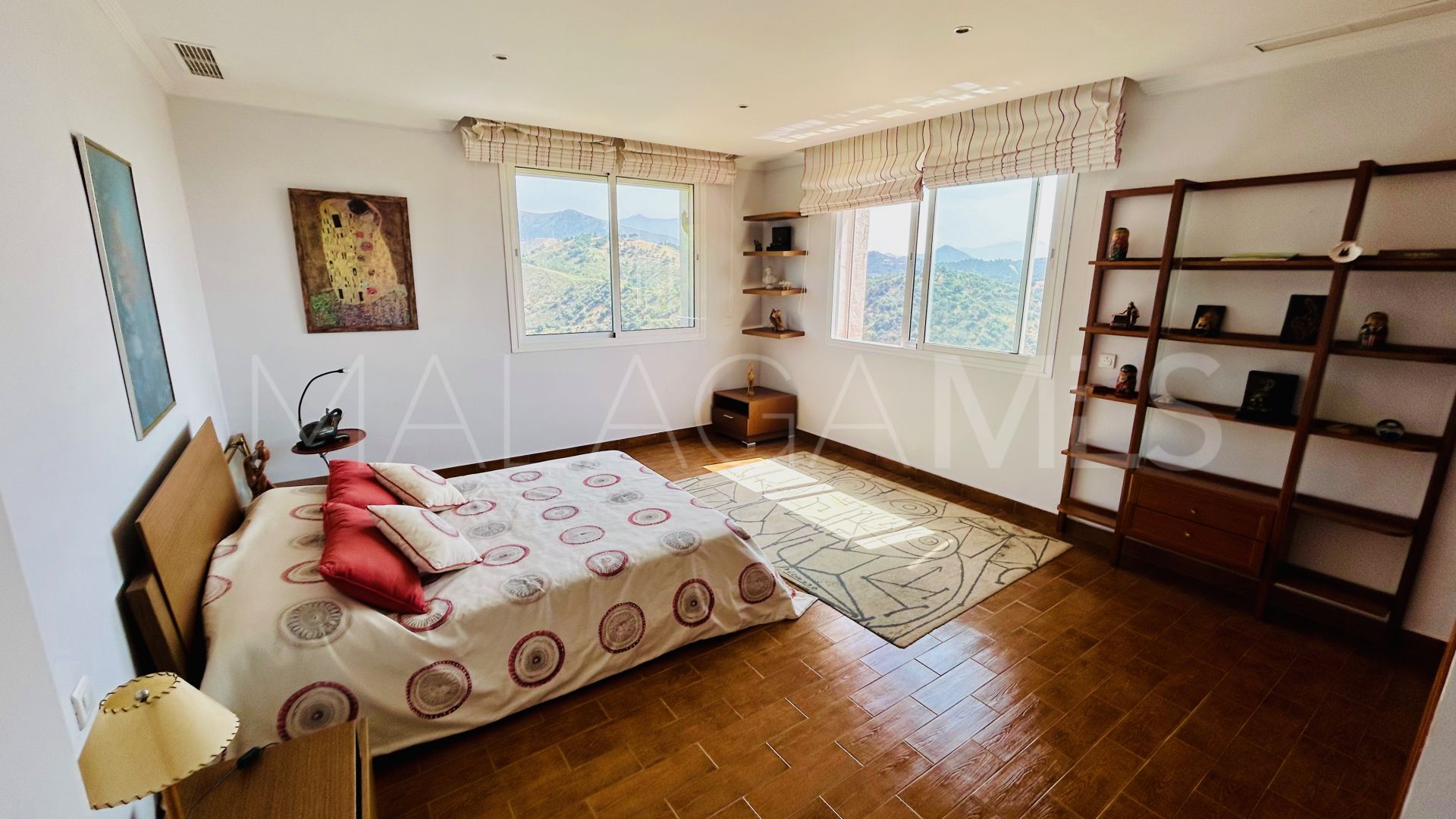 Villa for sale in Estepona Ost